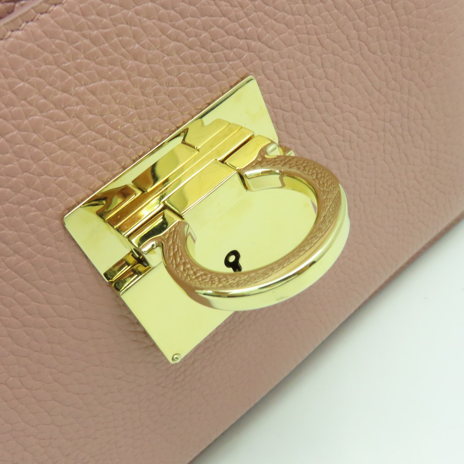 Salvatore Ferragamo 牛皮皮革Marisol Shoulder Bag肩背袋粉紅色