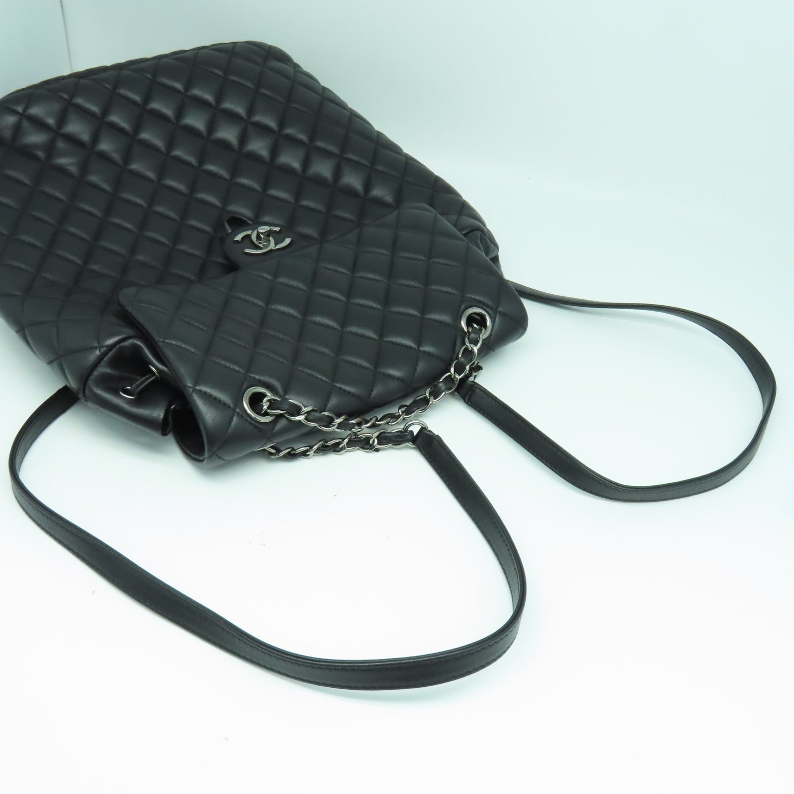 CHANEL 菱格羊皮皮革Backpack銀扣背包黑色