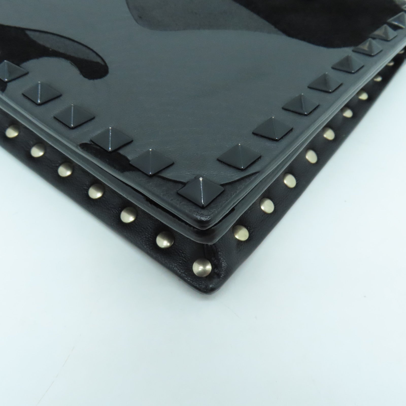 Valentino 牛皮皮革Clutch Bag銀扣手拿包黑色