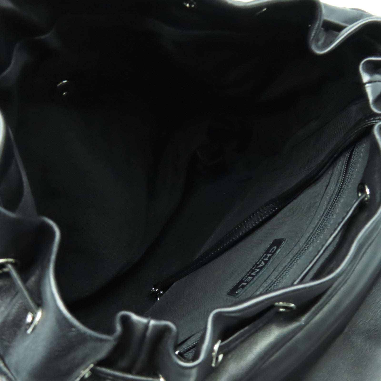CHANEL 菱格羊皮皮革Backpack銀扣背包黑色