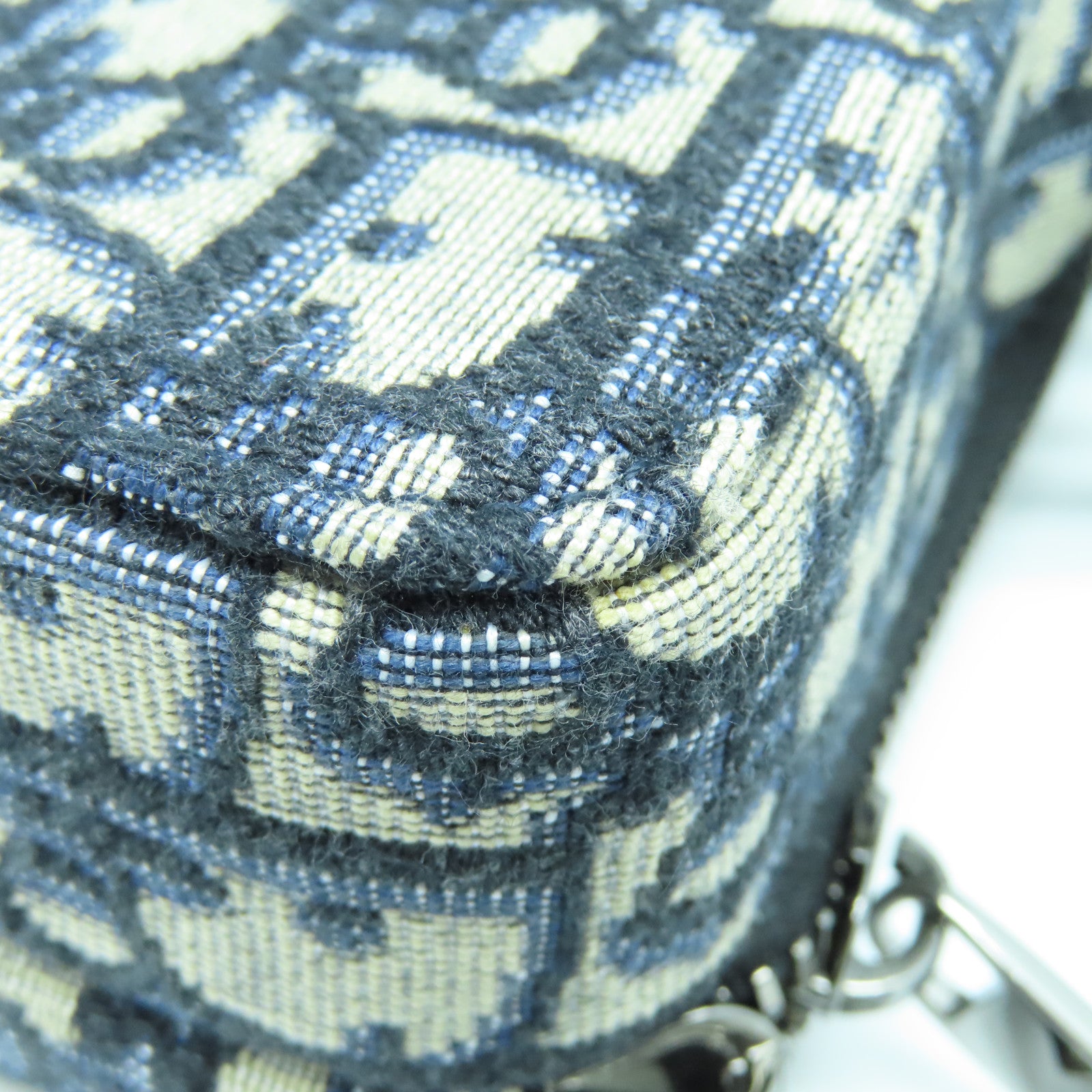Dior 帆布Pouch With Strap银扣肩背袋蓝色