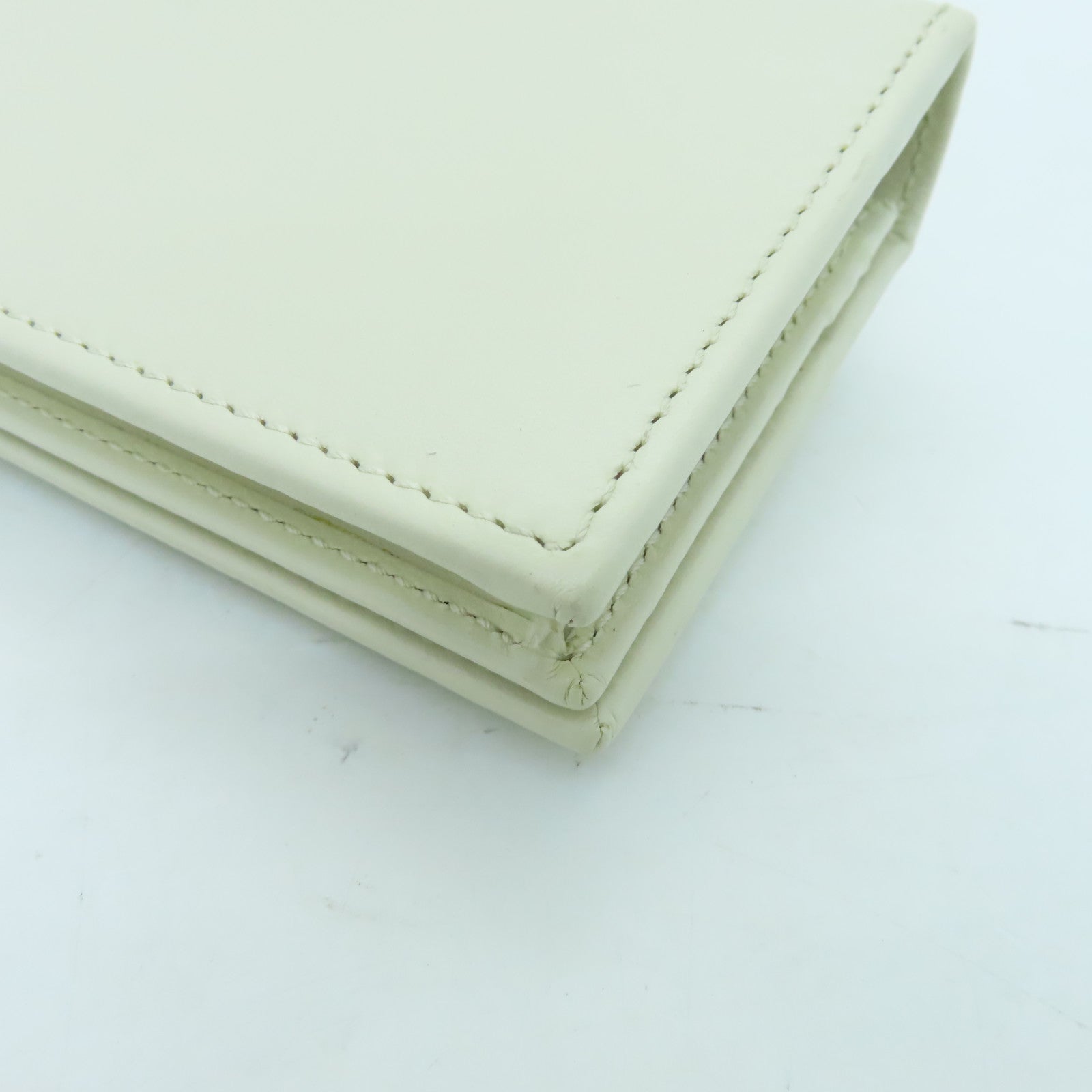 GUCCI cowhide leather Wallet gold buckle wallet white