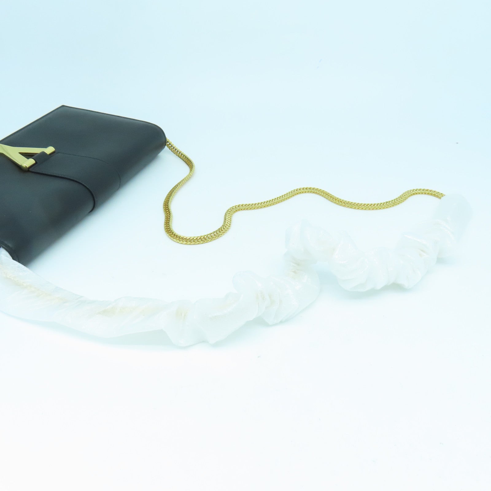 YVES SAINT LAURENT 牛皮皮革Chain Shoulder Bag金扣鏈帶肩背袋黑色