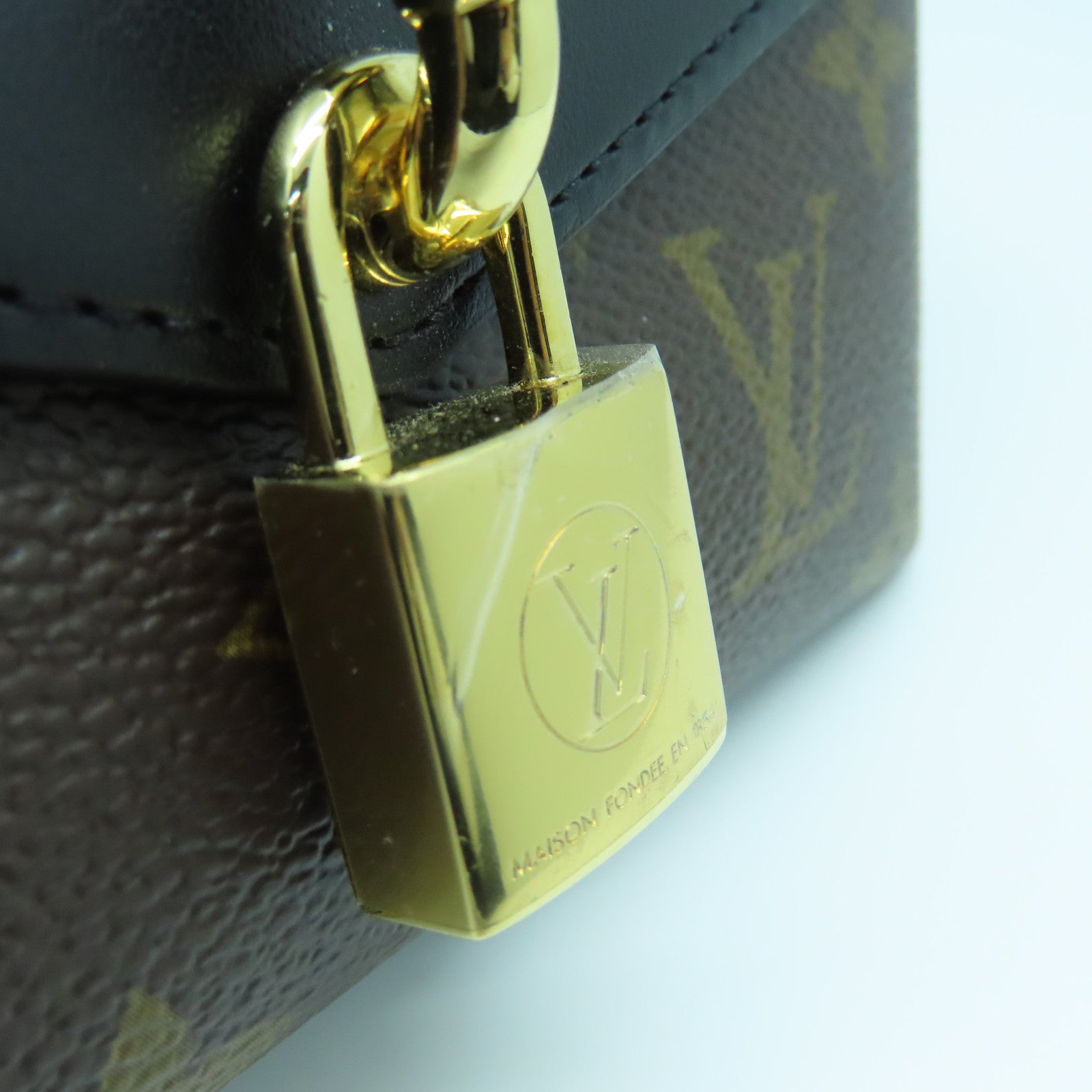 LOUIS VUITTON Monogram Padlock on Strap金扣肩背袋棕色/黑色