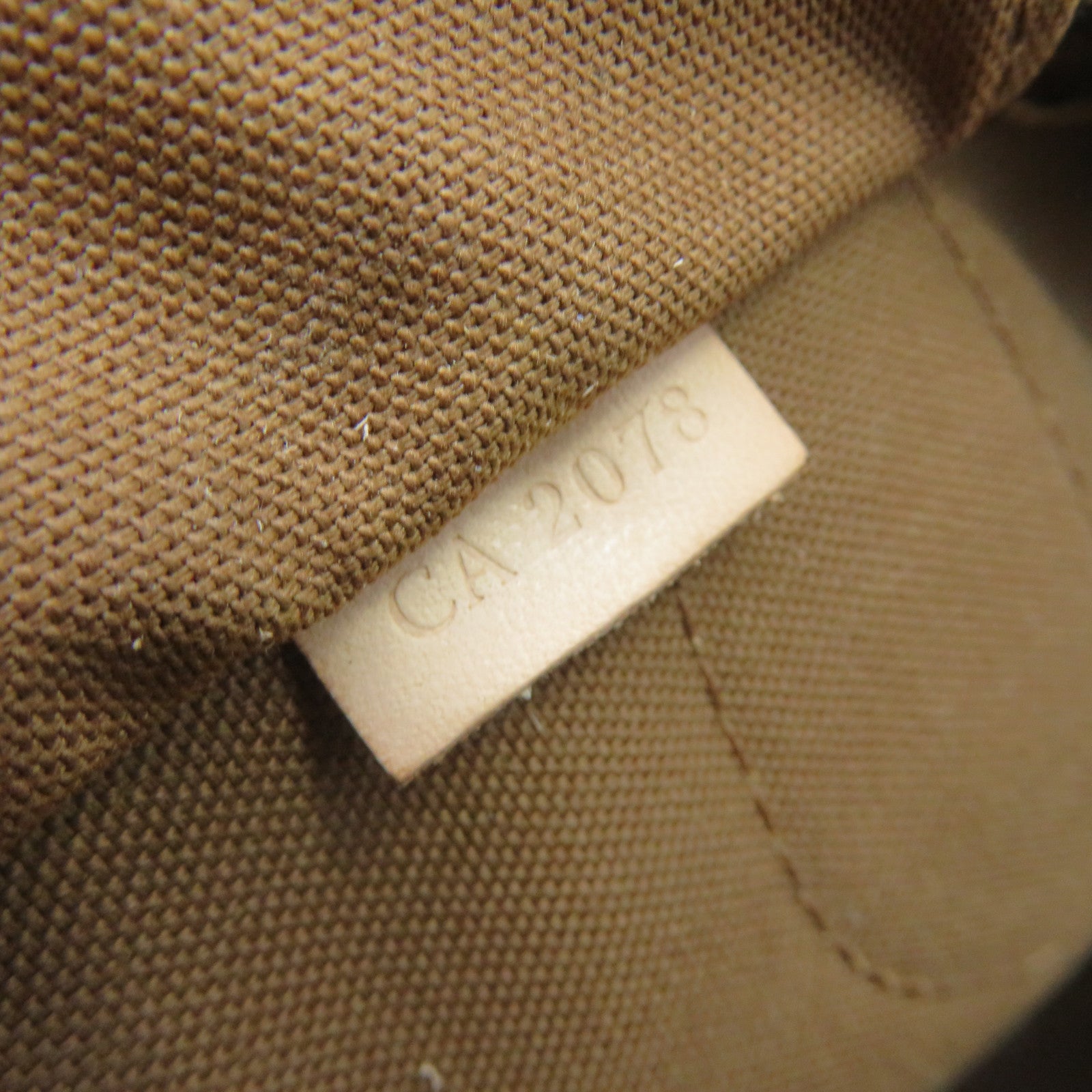 LOUIS VUITTON Monogram Montorgueil 小号单肩包 雅典色