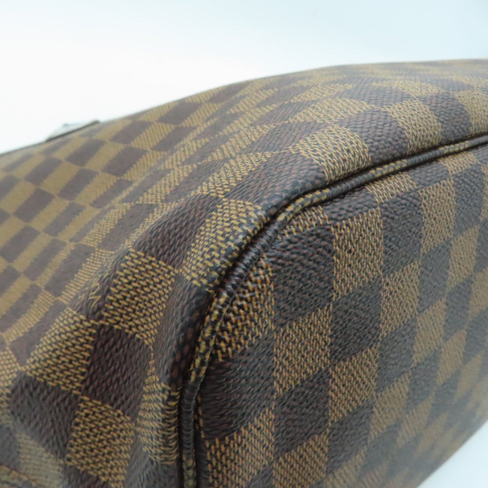 LOUIS VUITTON Damier Neverfull MM gold buckle handle bag brown