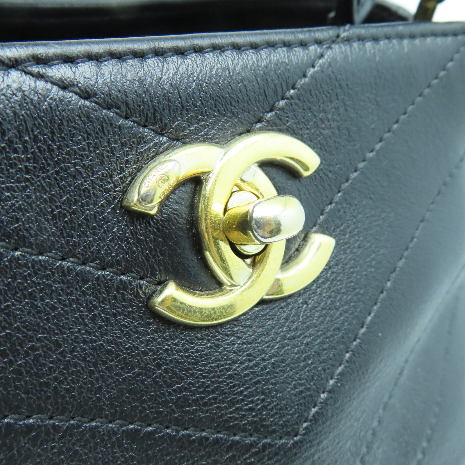 CHANEL 斜紋牛皮皮革Chain Shoulder Bag金扣鏈帶肩背袋黑色