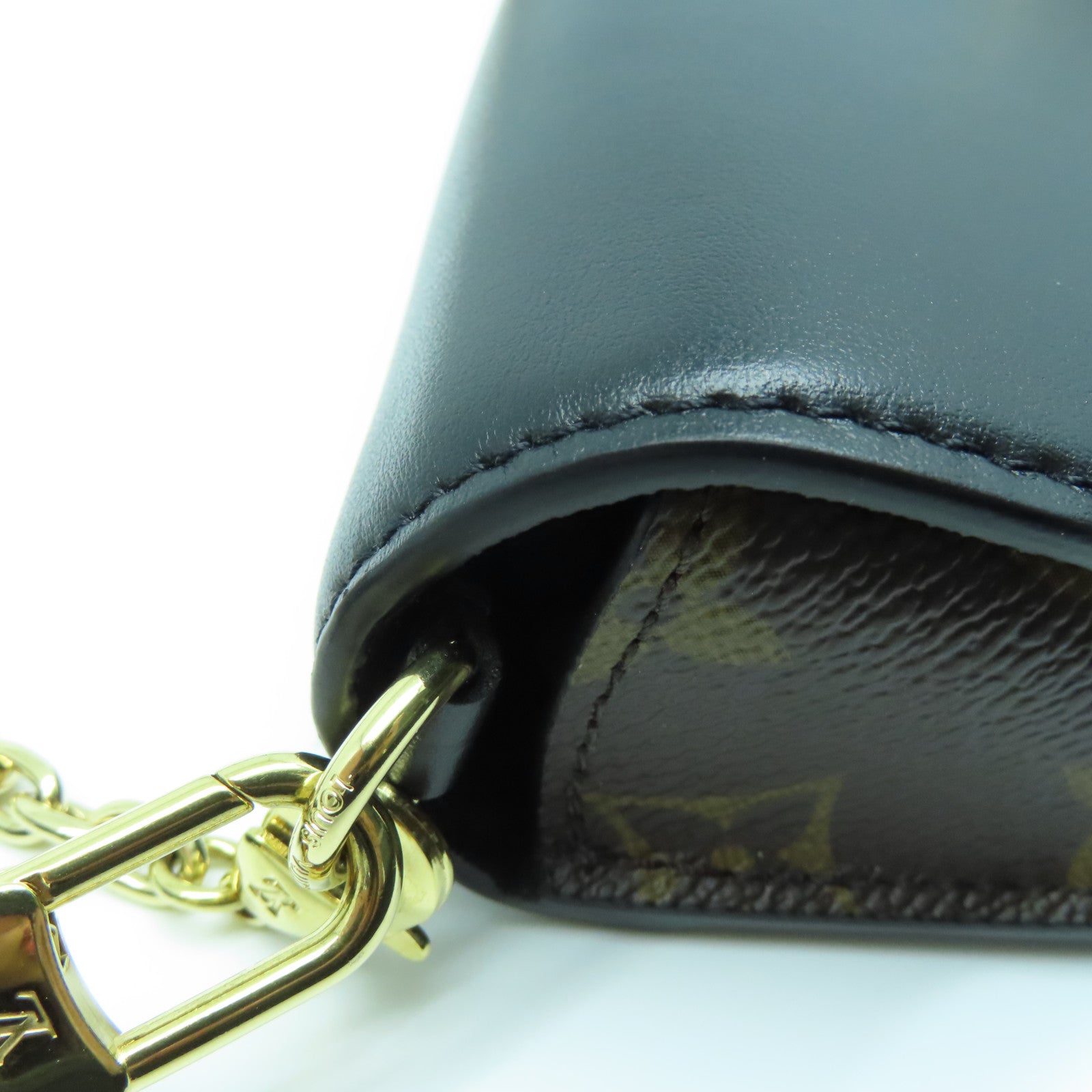LOUIS VUITTON Monogram Padlock on Strap金扣肩背袋棕色/黑色