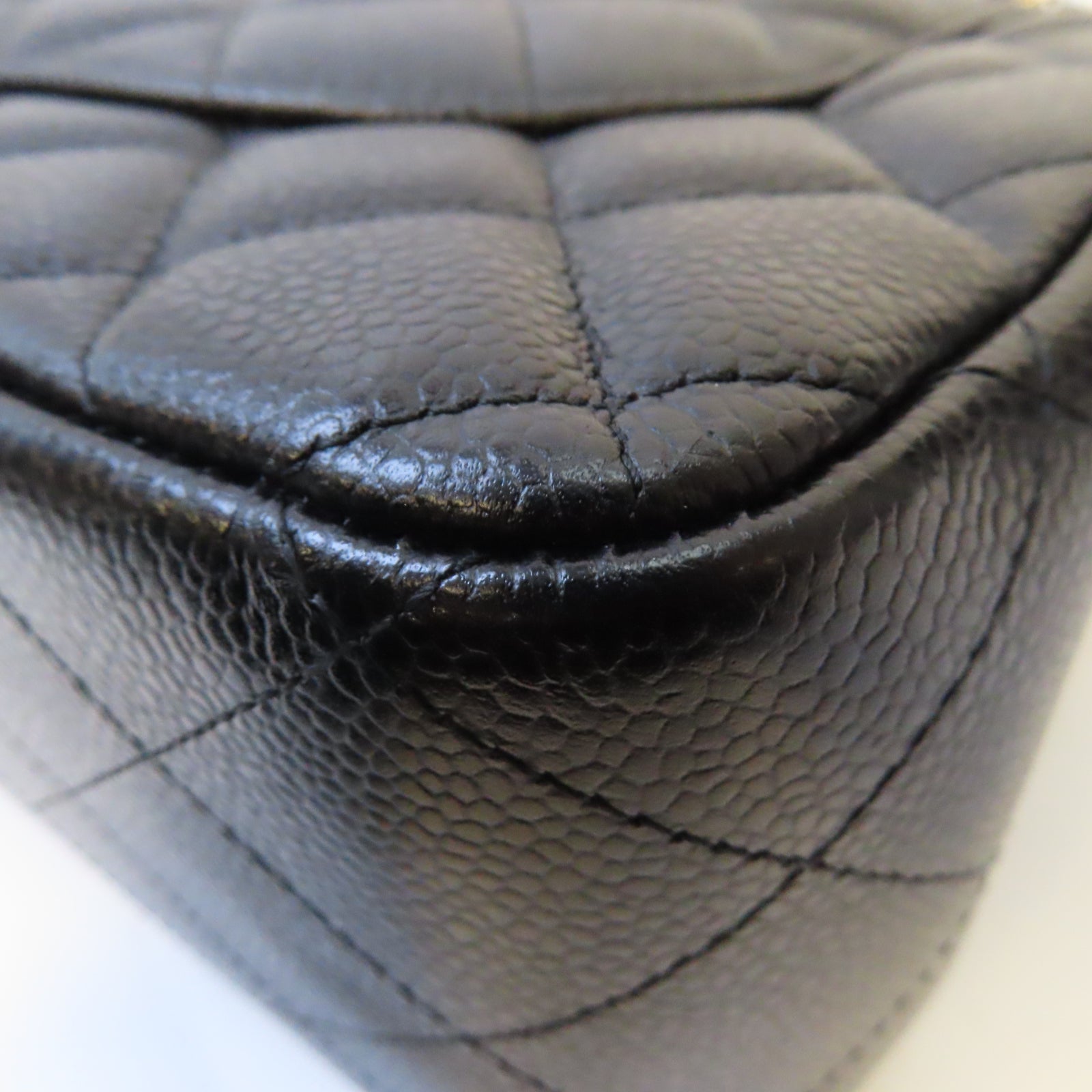 CHANEL 菱格Caviar皮革Classic Flap Jumbo金扣鏈帶肩背袋黑色