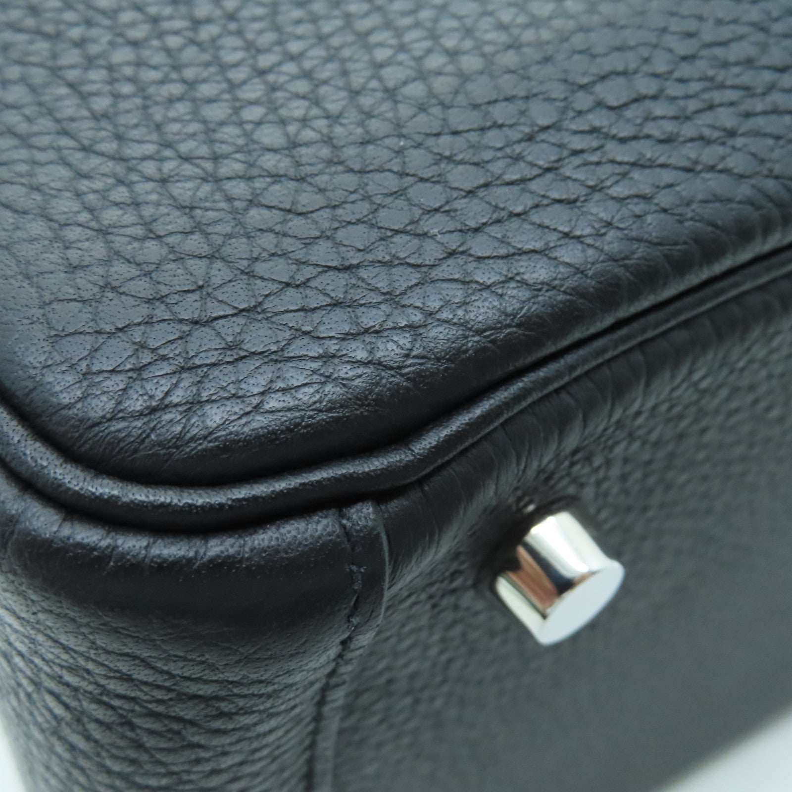 HERMES Taurillon Clemence Leather Lindy 26 Silver Buckle Handle Shoulder Bag Black