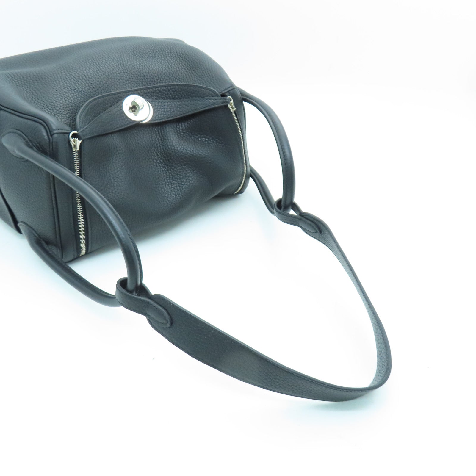 HERMES Taurillon Clemence Leather Lindy 26 Silver Buckle Handle Shoulder Bag Black
