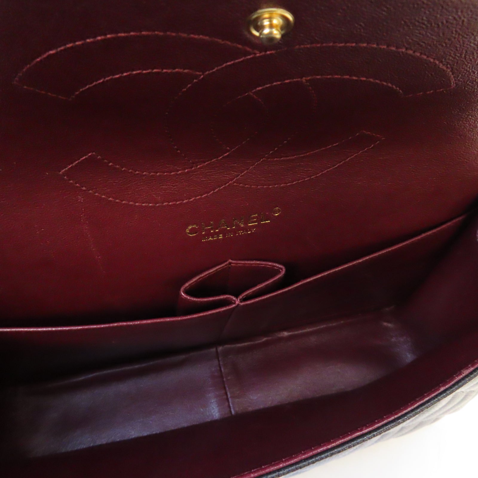 CHANEL 菱格Caviar皮革Classic Flap Jumbo金扣鏈帶肩背袋黑色