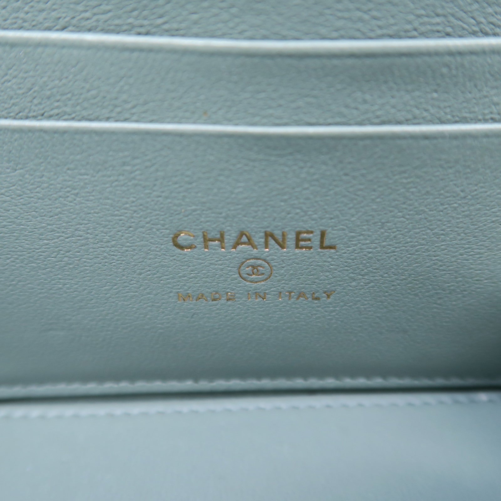 CHANEL 菱格羊皮皮革Vanity Case金扣鏈帶肩背袋淺藍色