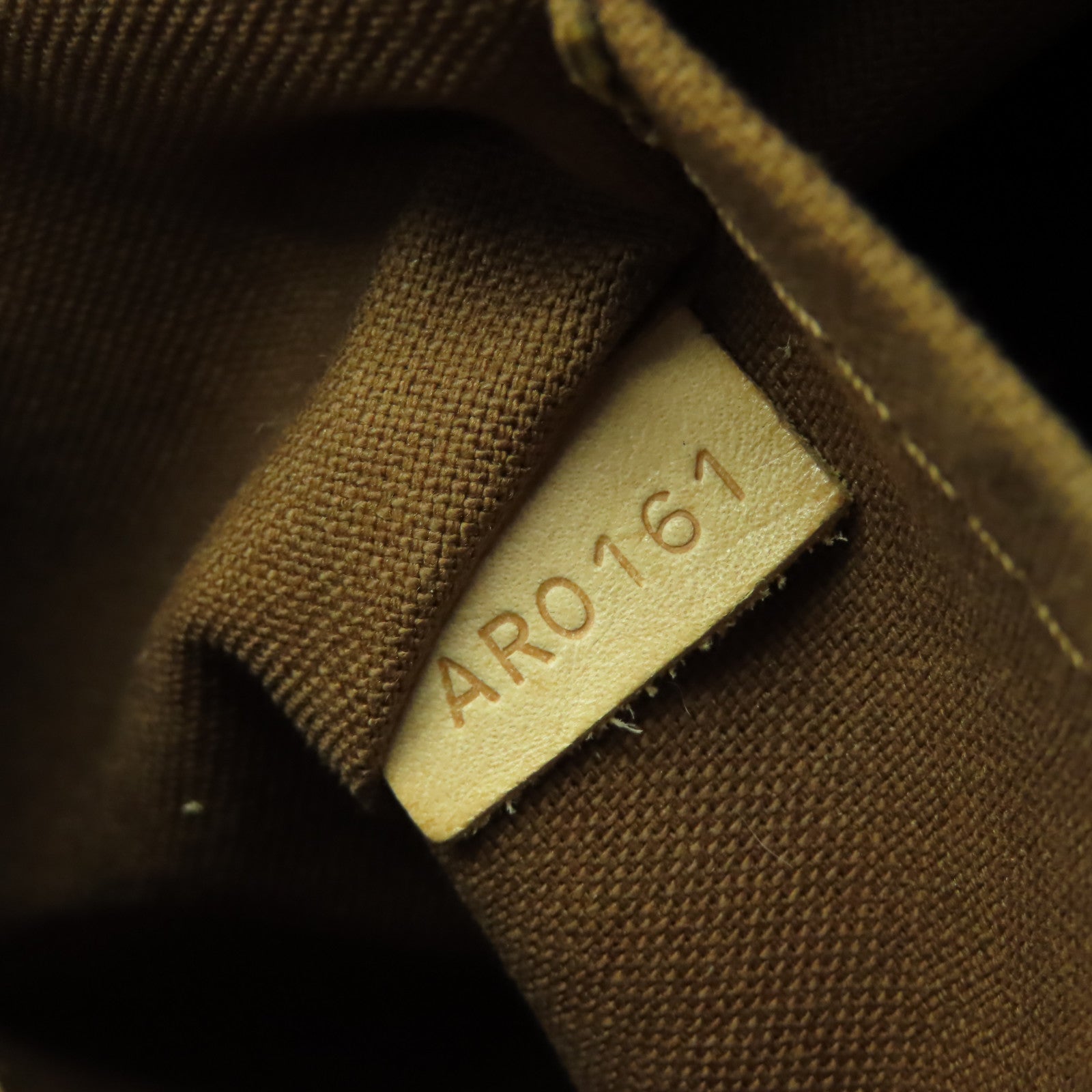 LOUIS VUITTON Monogram Thames GM金扣肩背袋啡色