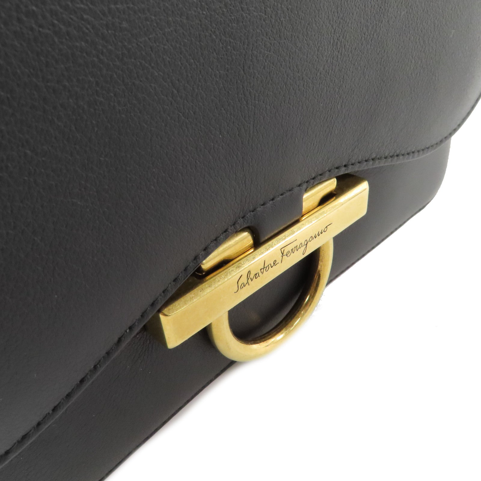Salvatore Ferragamo 牛皮皮革Shoulder Bag金扣肩背袋黑色