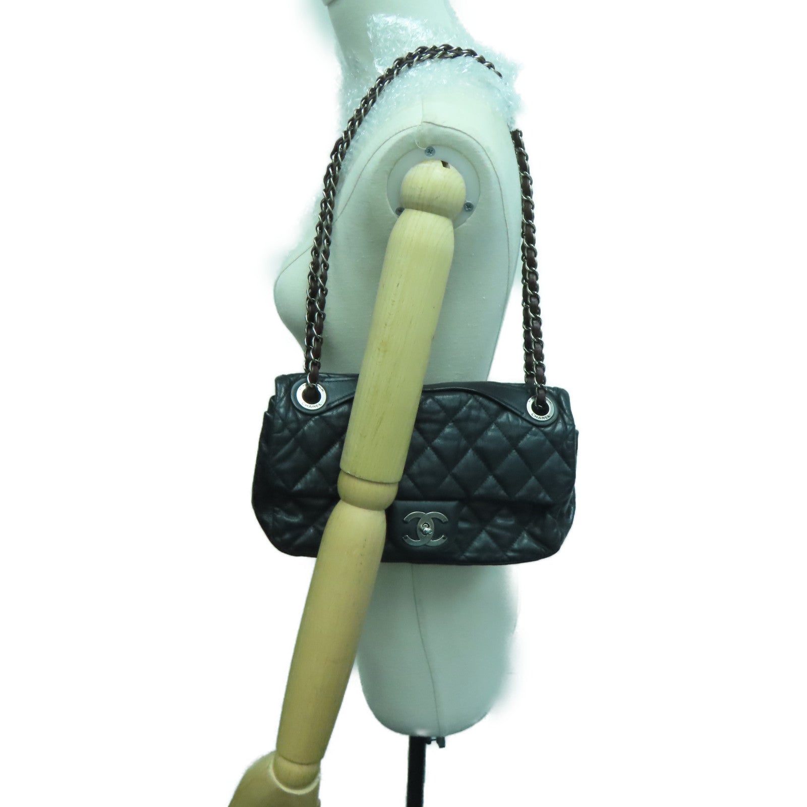 CHANEL 菱格牛皮皮革Chain Shoulder Bag银扣链带肩背袋黑色