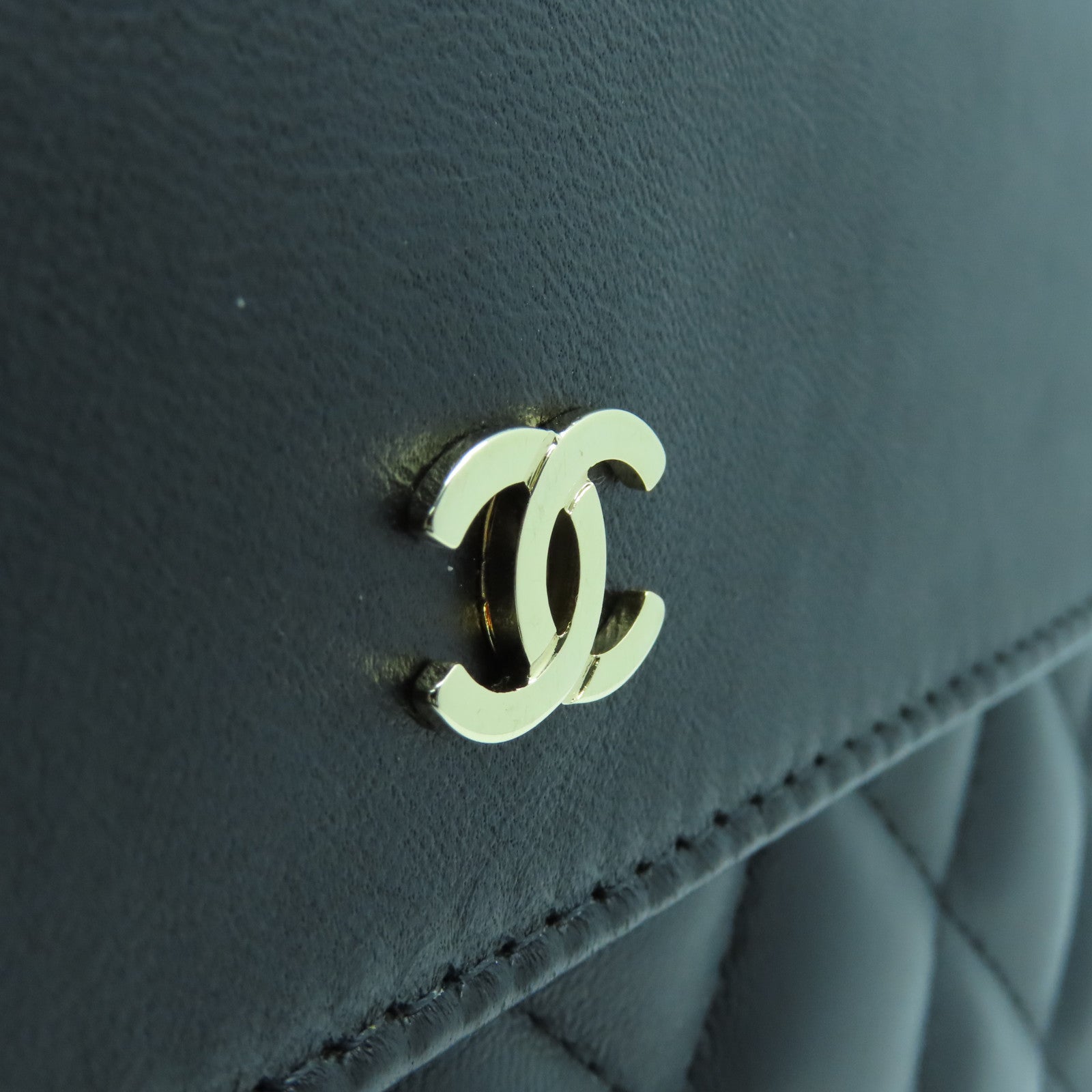 CHANEL 菱格羊皮皮革Clutch金扣手拿包黑色