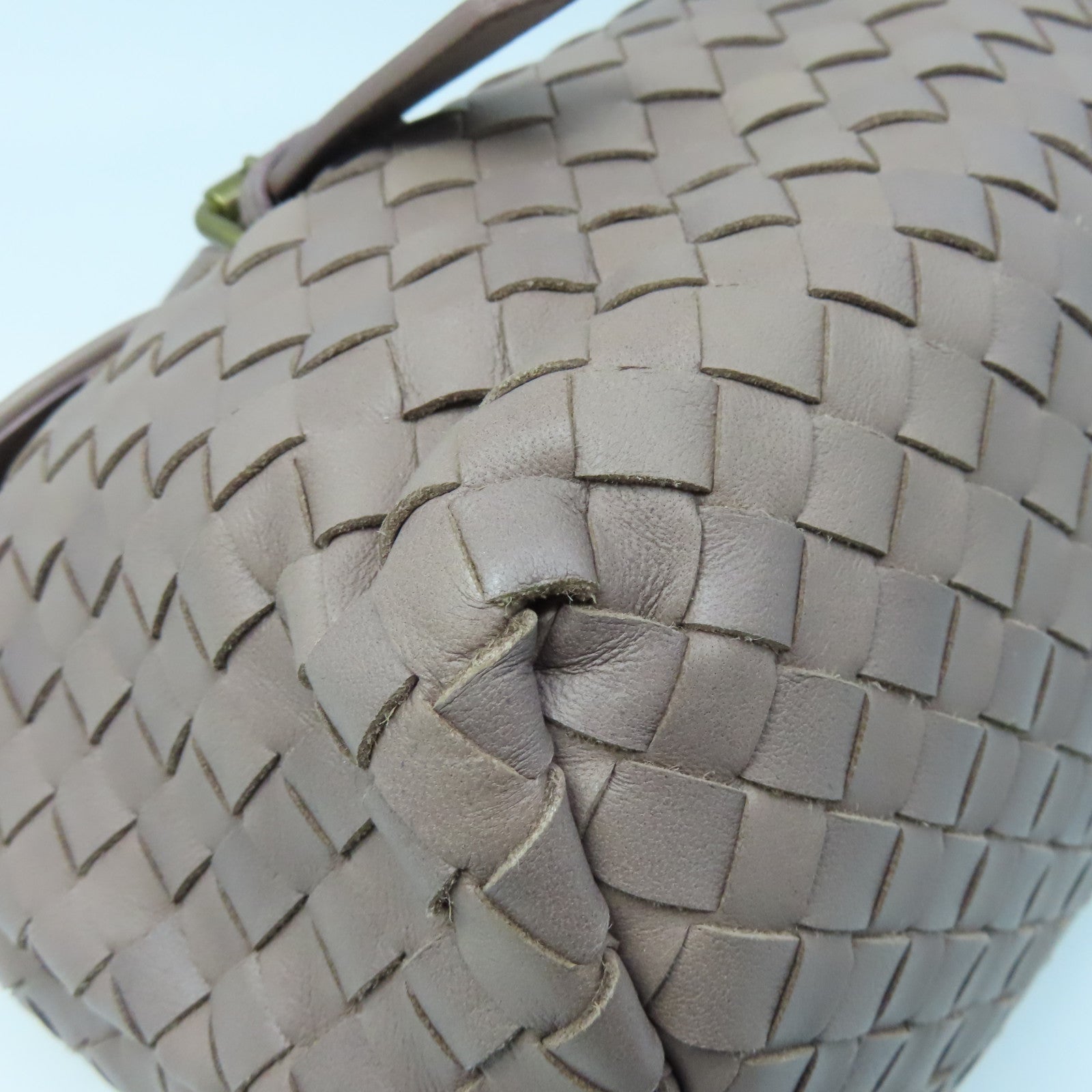 BOTTEGA VENETA Textured Leather Handbag Gold Buckle Handbag Gray Red