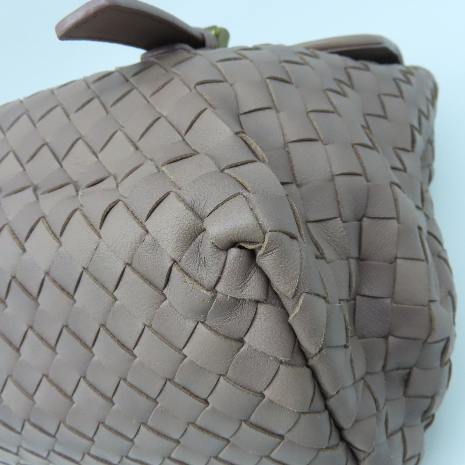 BOTTEGA VENETA Textured Leather Handbag Gold Buckle Handbag Gray Red