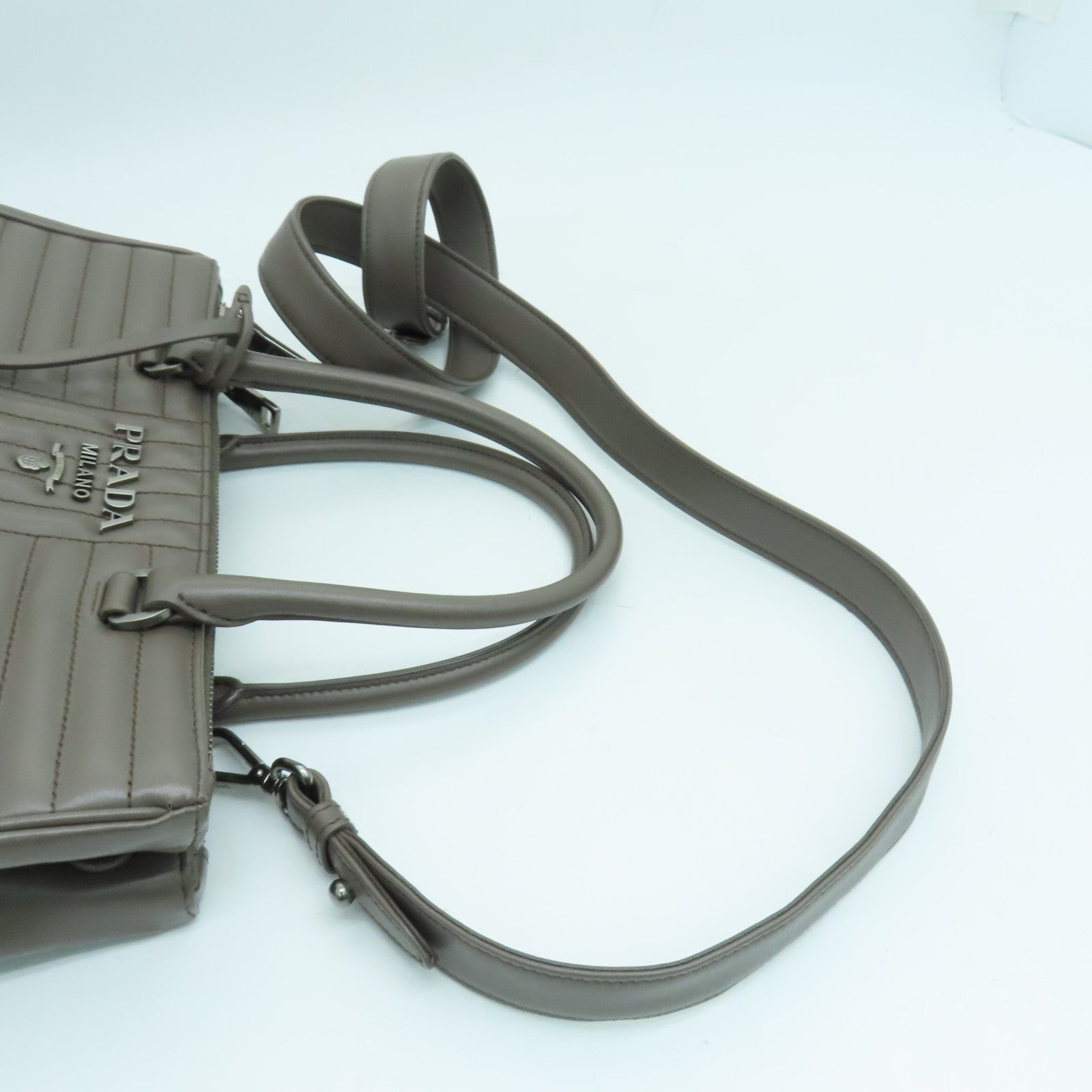 PRADA 牛皮皮革2 Way Shoulder手挽肩背兩用袋銀扣啡色