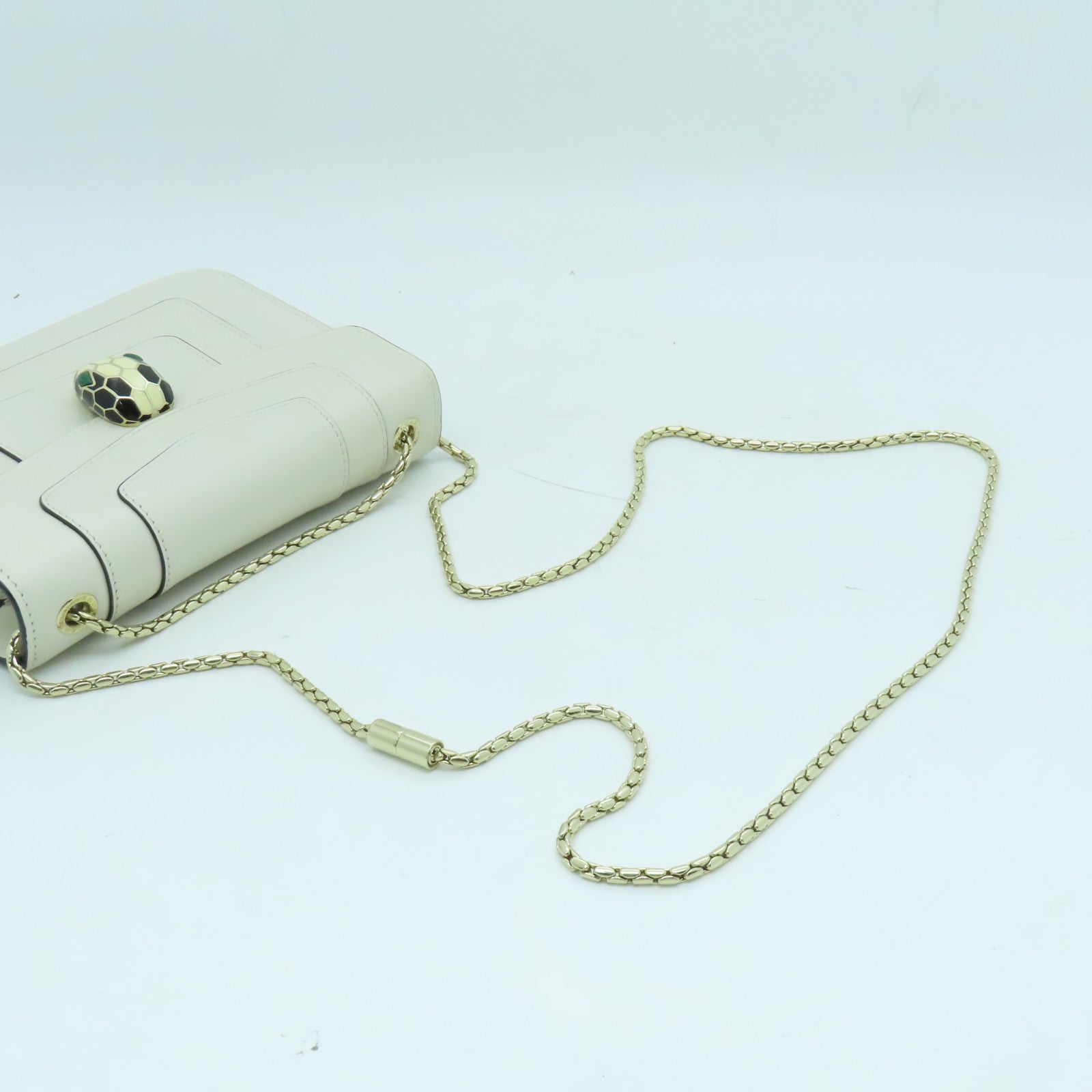 BVLGARI 牛皮皮革金扣Chain Shoulder Bag鏈帶肩背袋白色