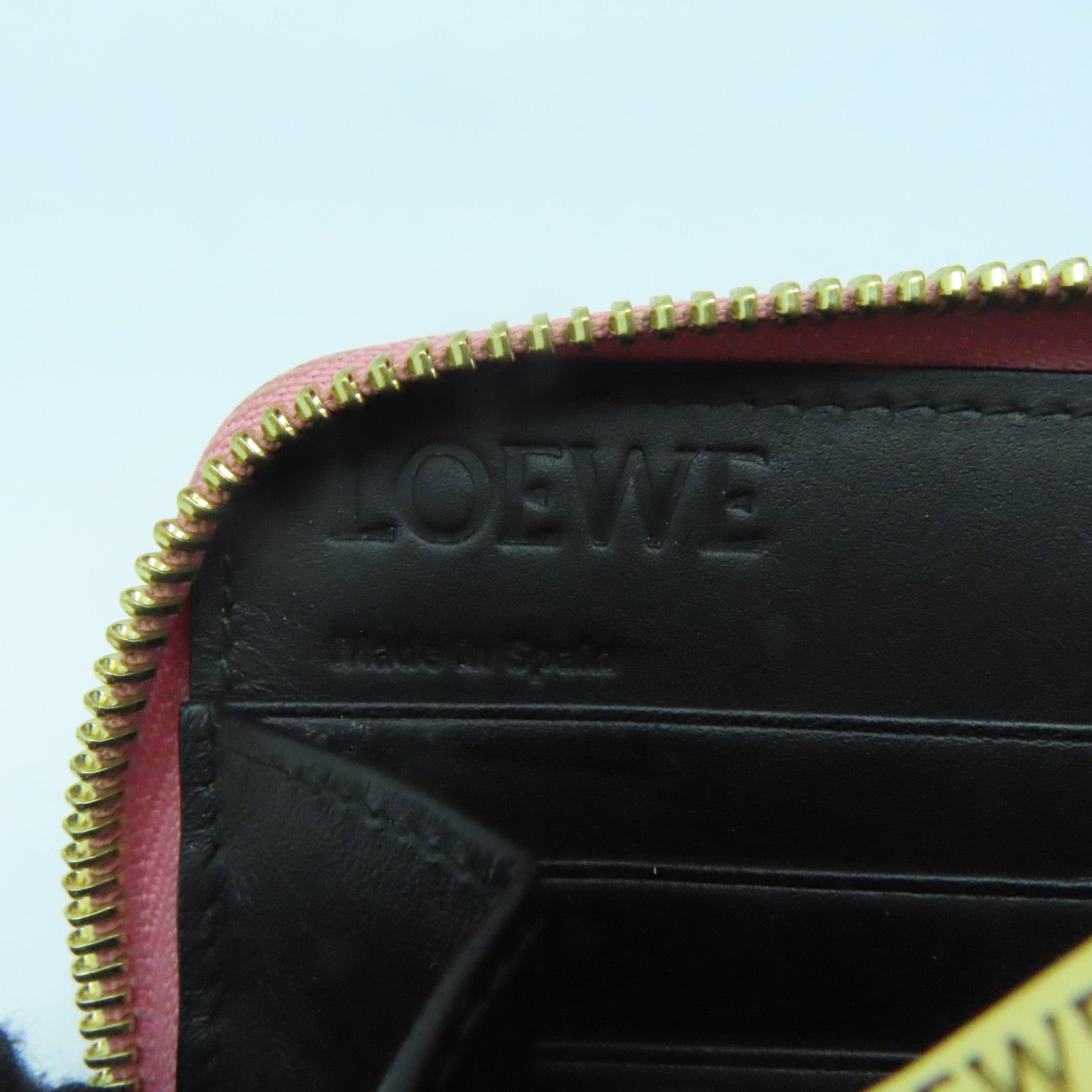 LOEWE 牛皮皮革Zipped Long Wallet金扣长钱包粉红色