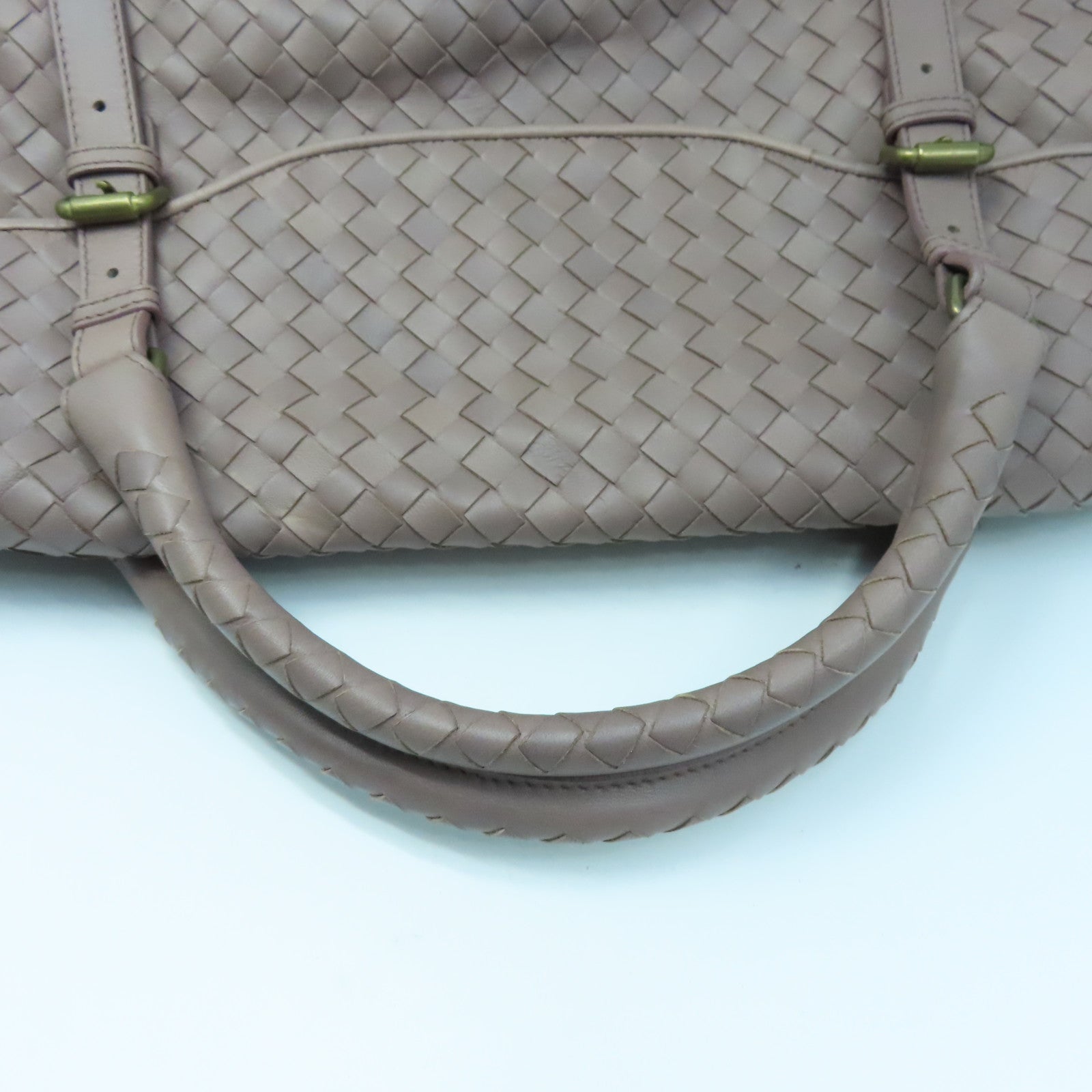 BOTTEGA VENETA Textured Leather Handbag Gold Buckle Handbag Gray Red