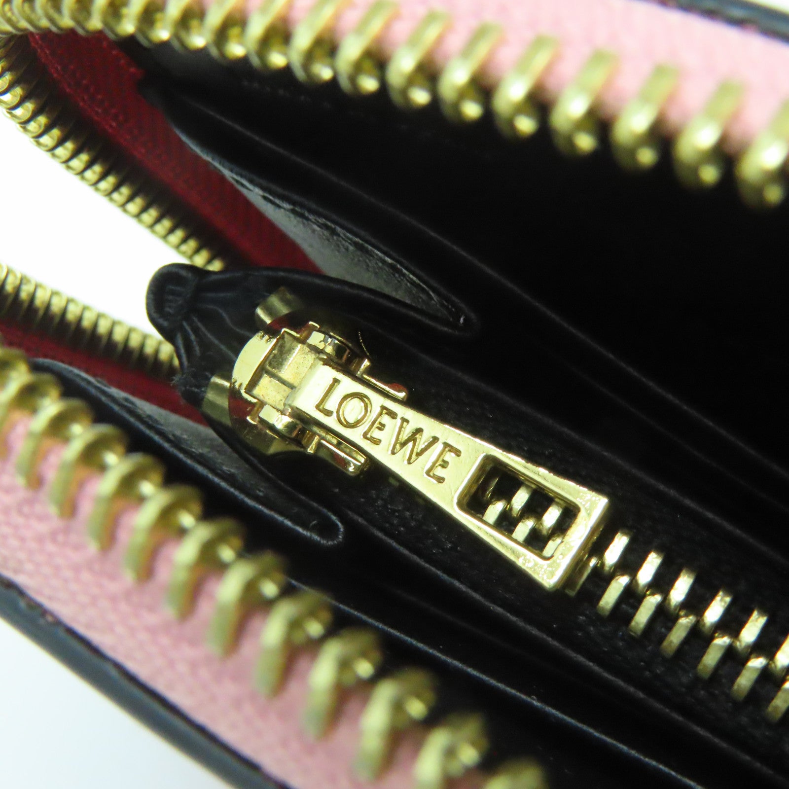 LOEWE 牛皮皮革Zipped Long Wallet金扣长钱包粉红色