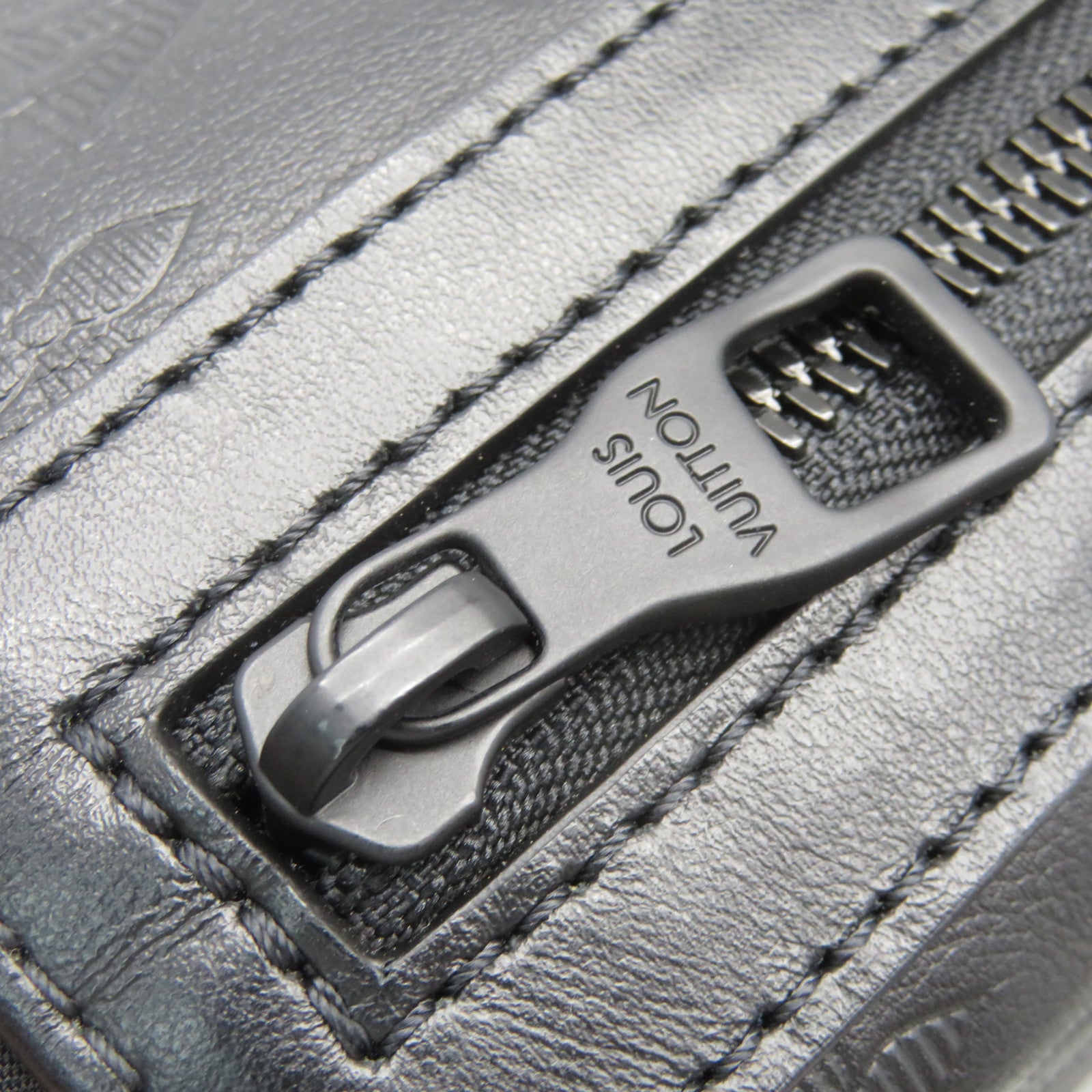 LOUIS VUITTON 【激減優惠】Monogram Mini Chalk Sling肩背袋黑色
