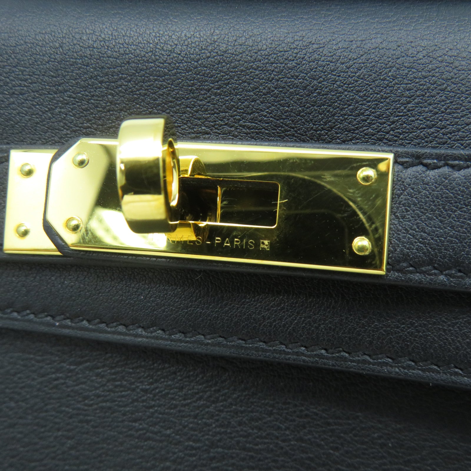 HERMES Swift皮革Kelly Cut金扣手挽袋黑色