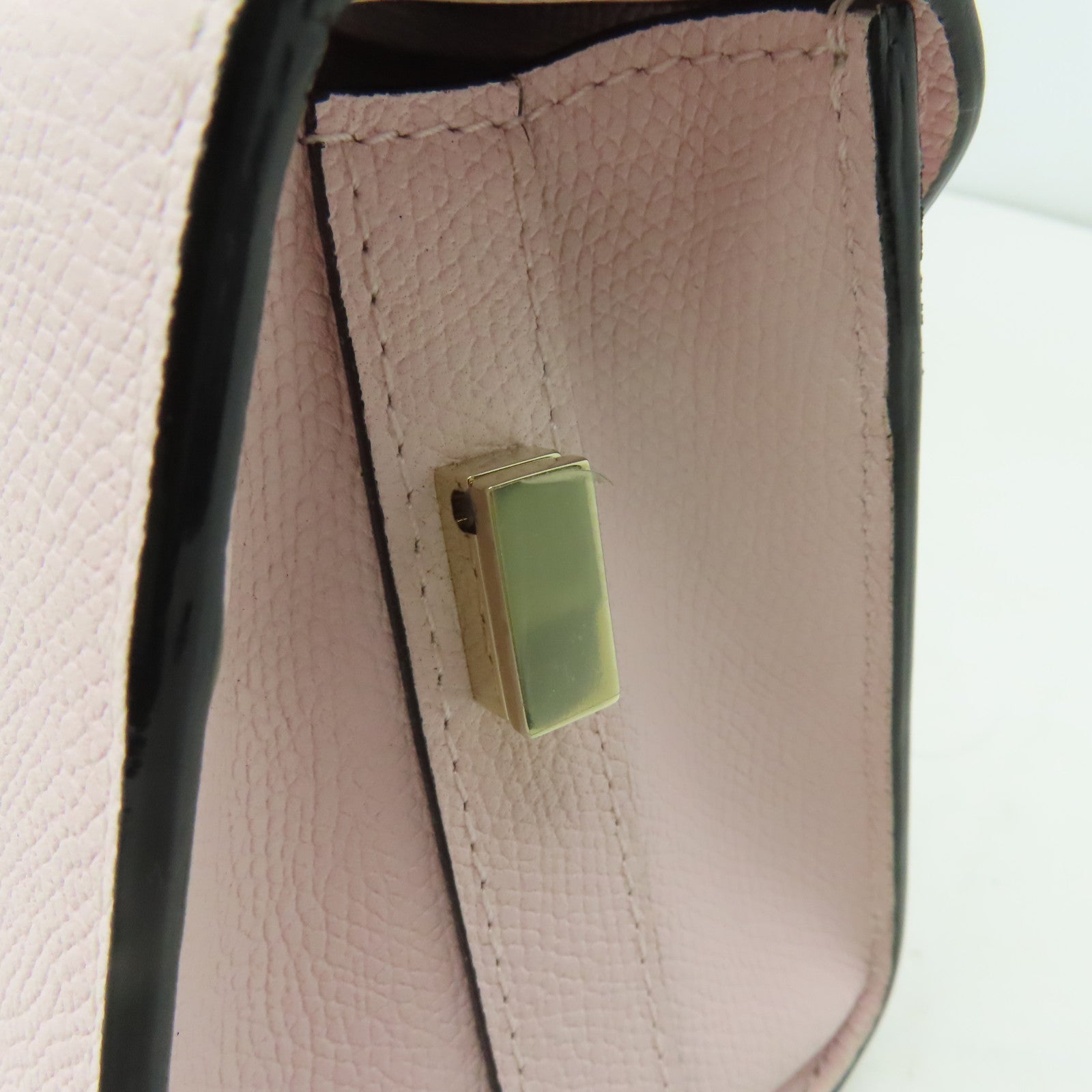 Valextra 牛皮皮革Valextra Iside Crossbody Micro金扣肩背袋粉紅色