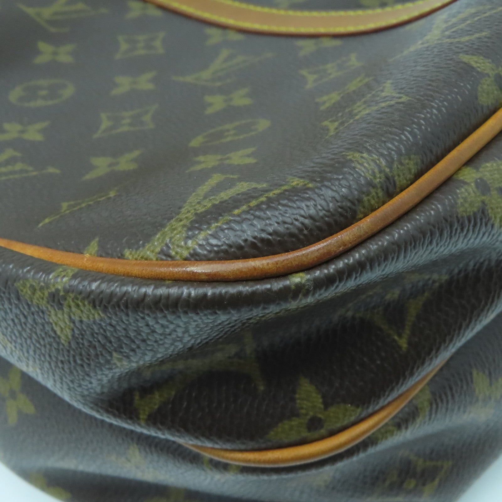 LOUIS VUITTON Monogram Reporter PM Gold Buckle Shoulder Bag Brown