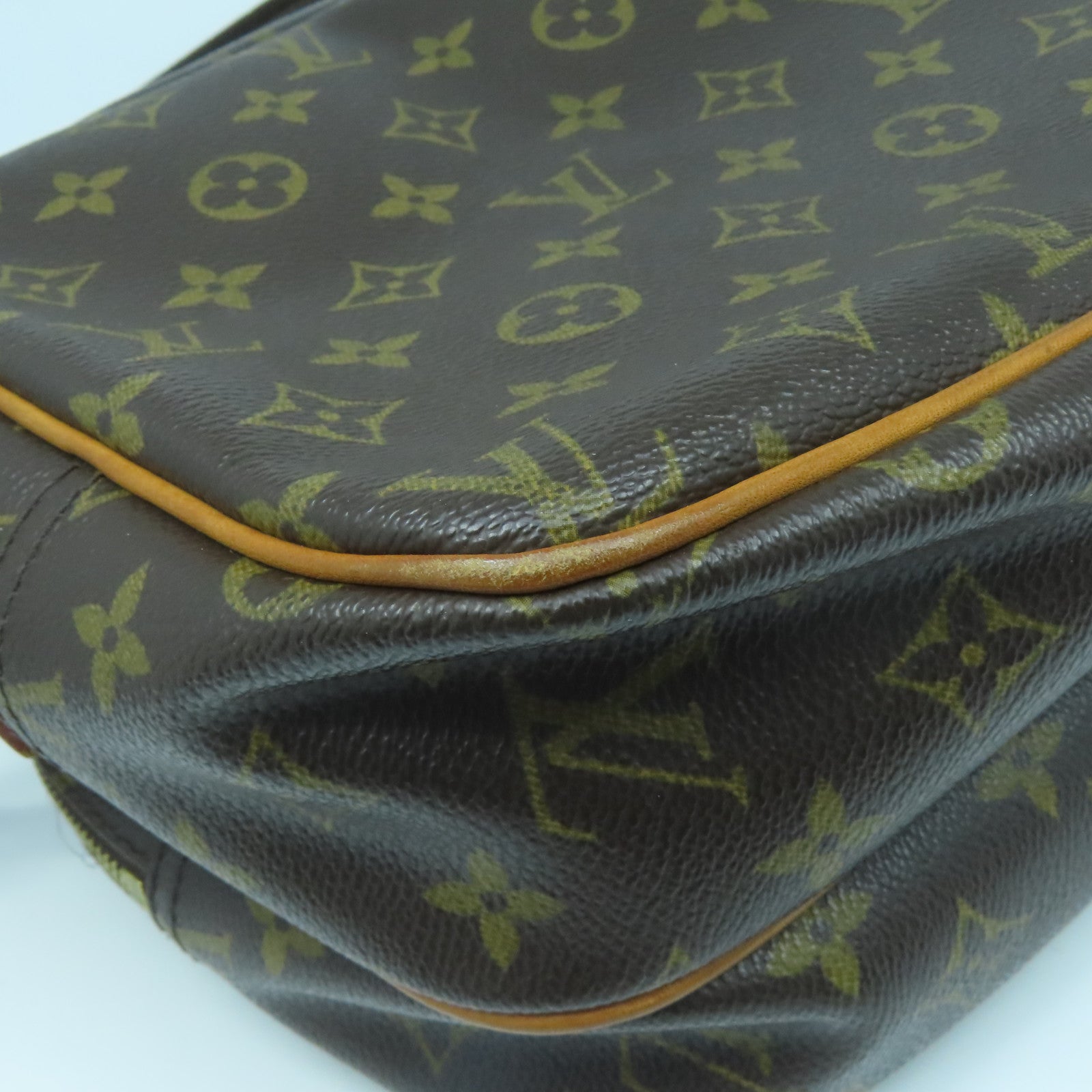 LOUIS VUITTON Monogram Reporter PM Gold Buckle Shoulder Bag Brown