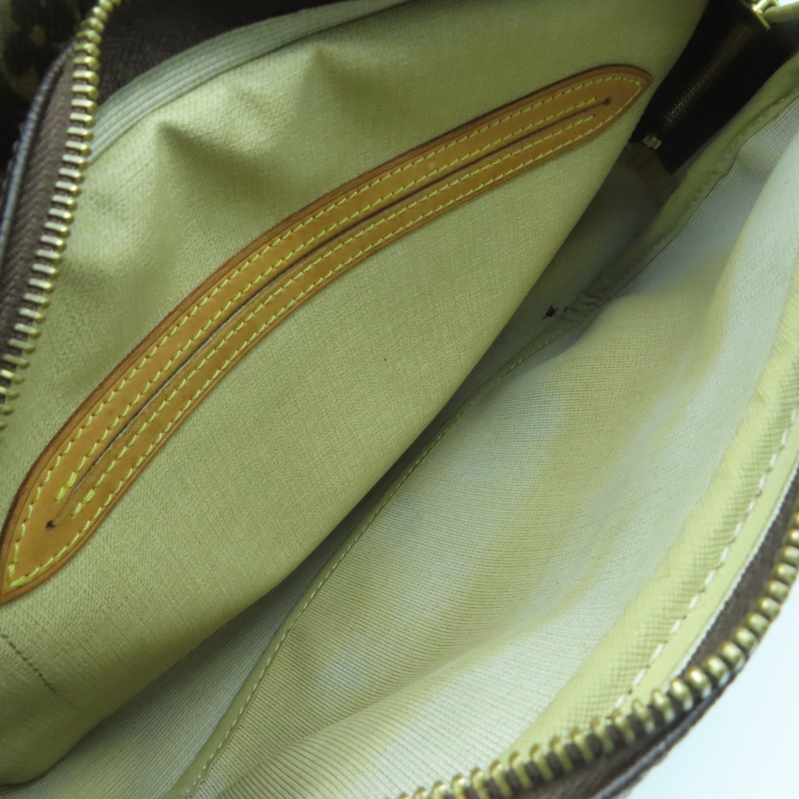LOUIS VUITTON Monogram Reporter PM Gold Buckle Shoulder Bag Brown