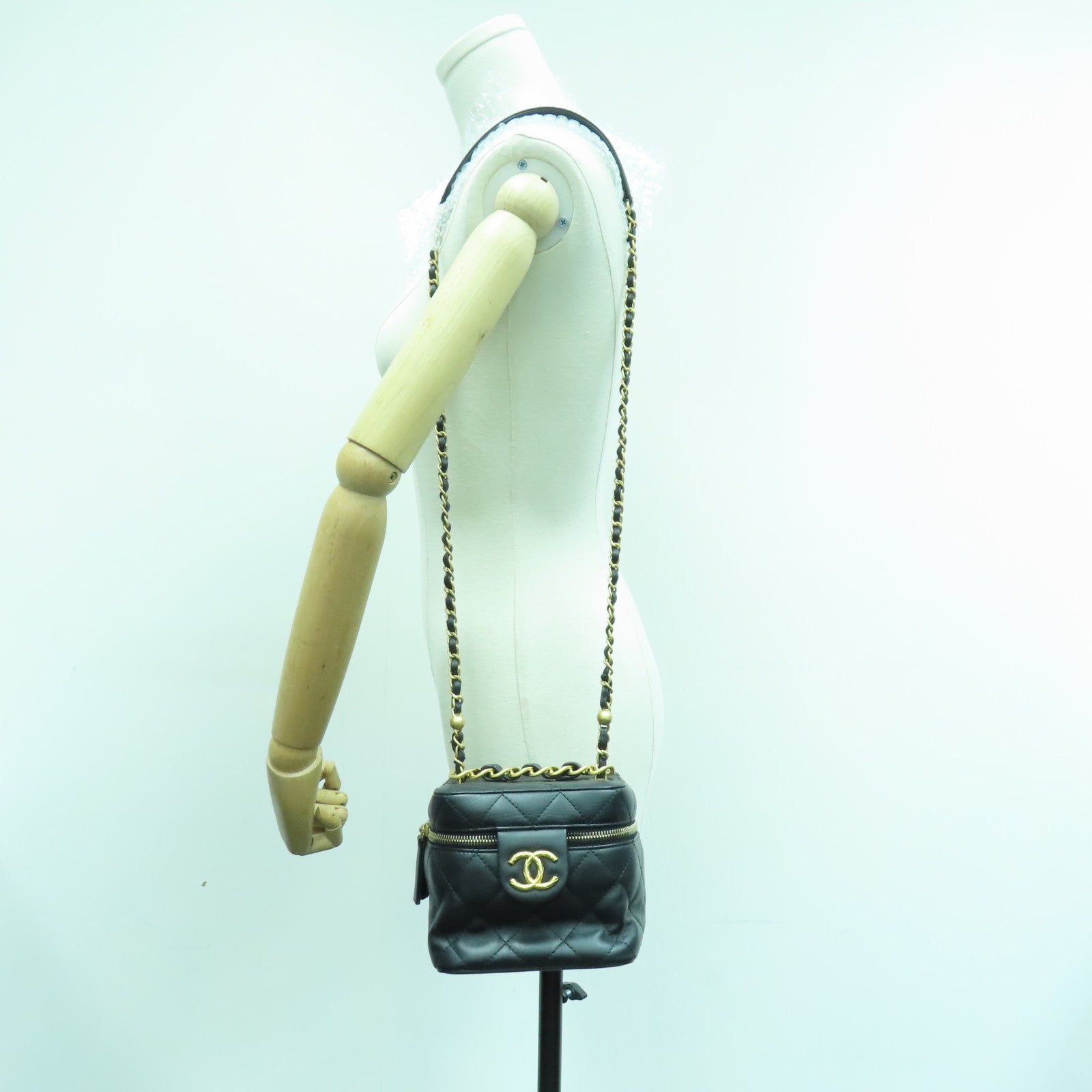 CHANEL 菱格牛皮皮革Chain Shoulder Bag金扣鏈帶肩背袋黑色