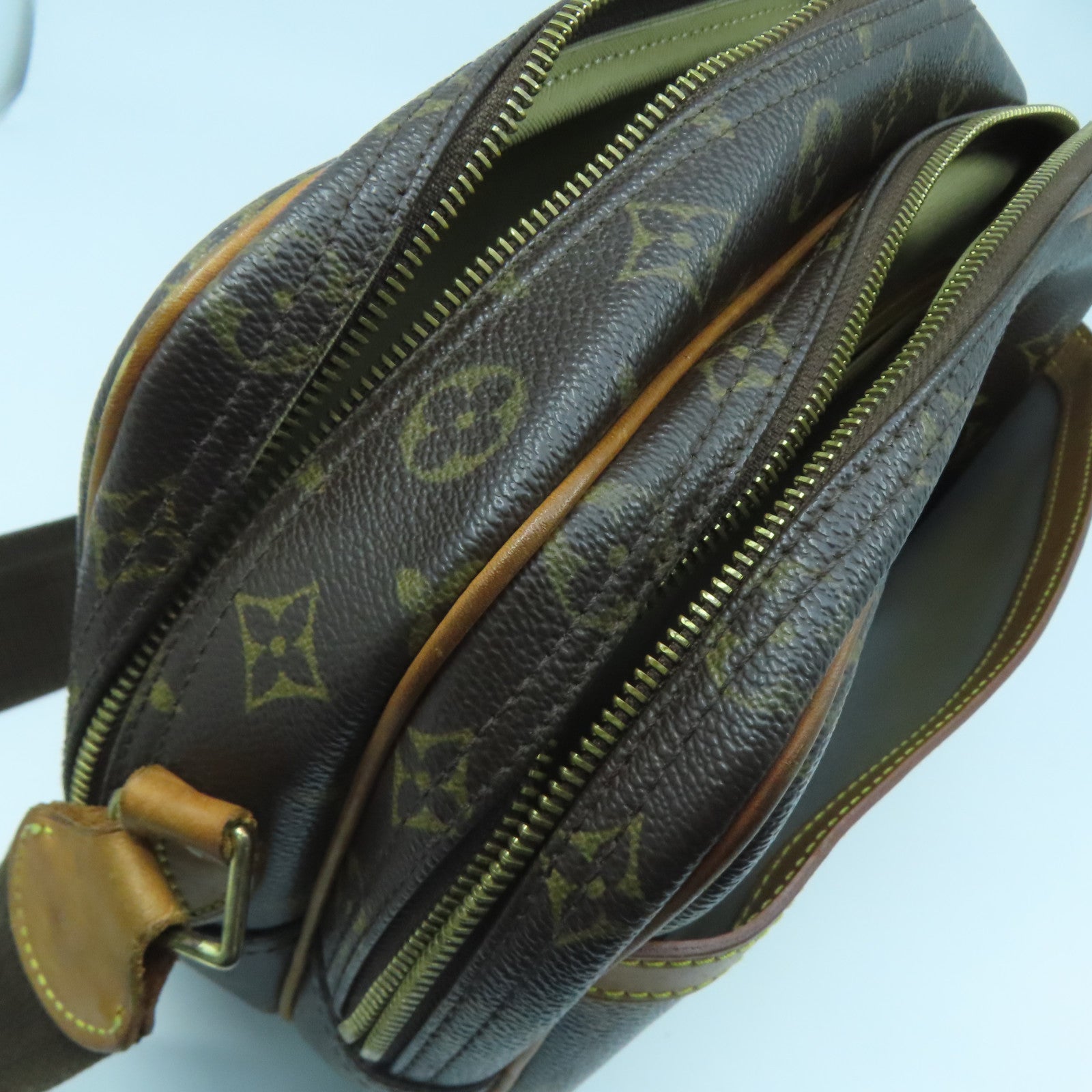LOUIS VUITTON Monogram Reporter PM Gold Buckle Shoulder Bag Brown