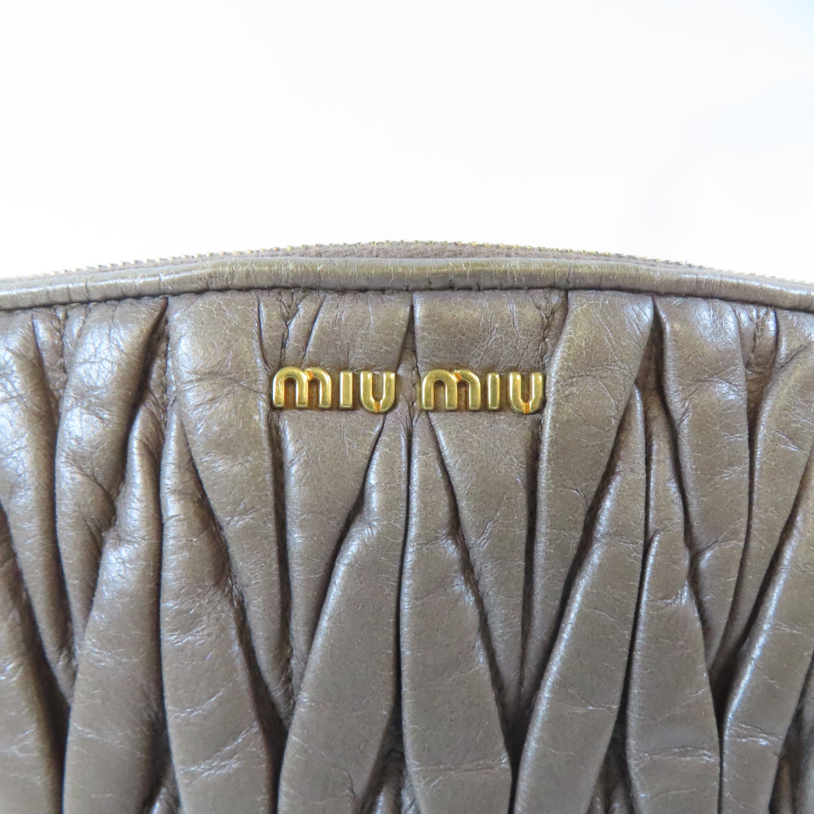 Miu Miu 牛皮皮革Shoulder Bag金扣肩背袋灰色