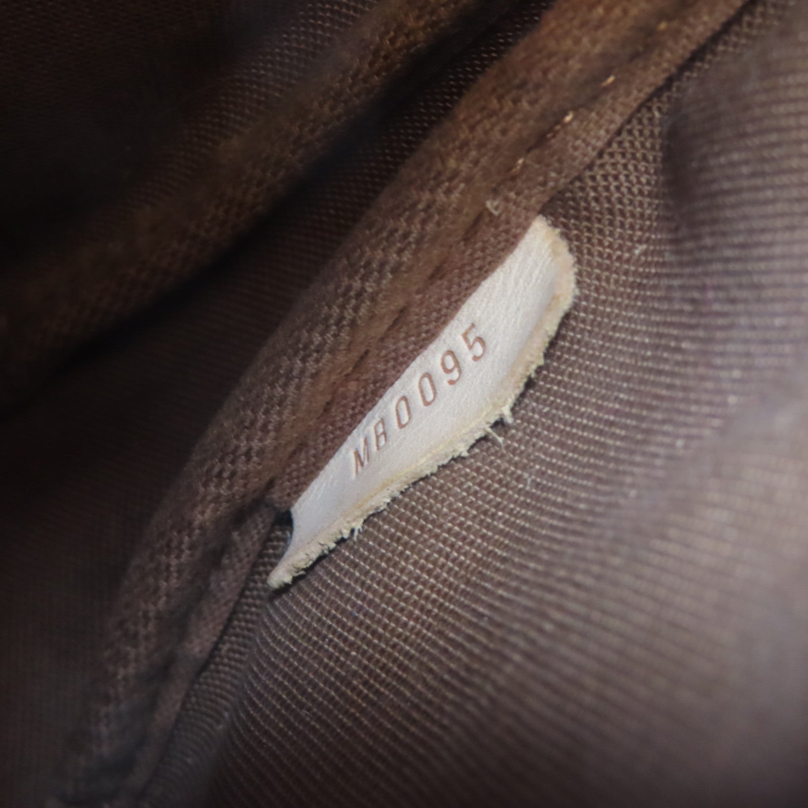 LOUIS VUITTON Monogram Saumur 30金扣肩背袋啡色