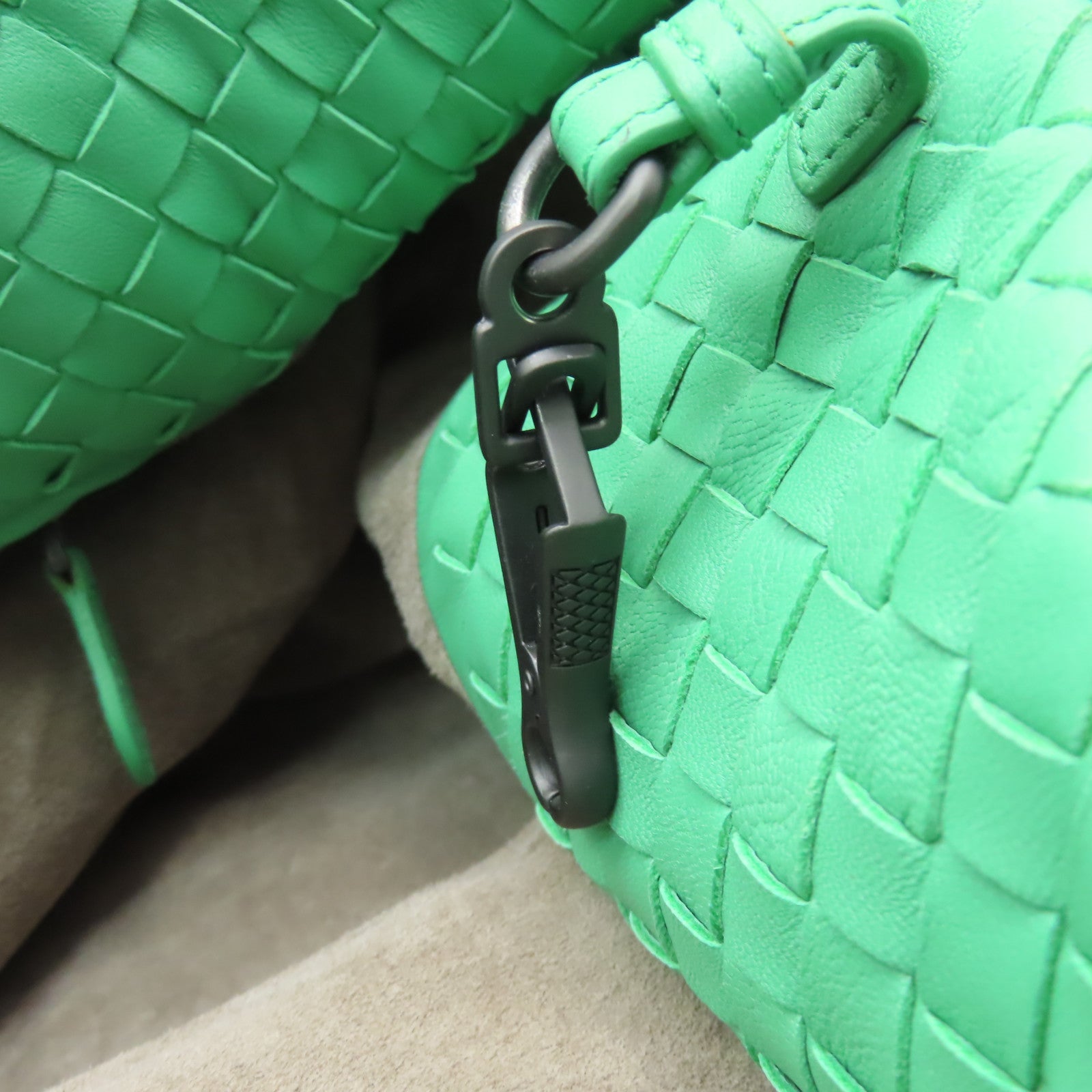 BOTTEGA VENETA 羊皮皮革Shoulder Bag黑扣肩背袋綠色
