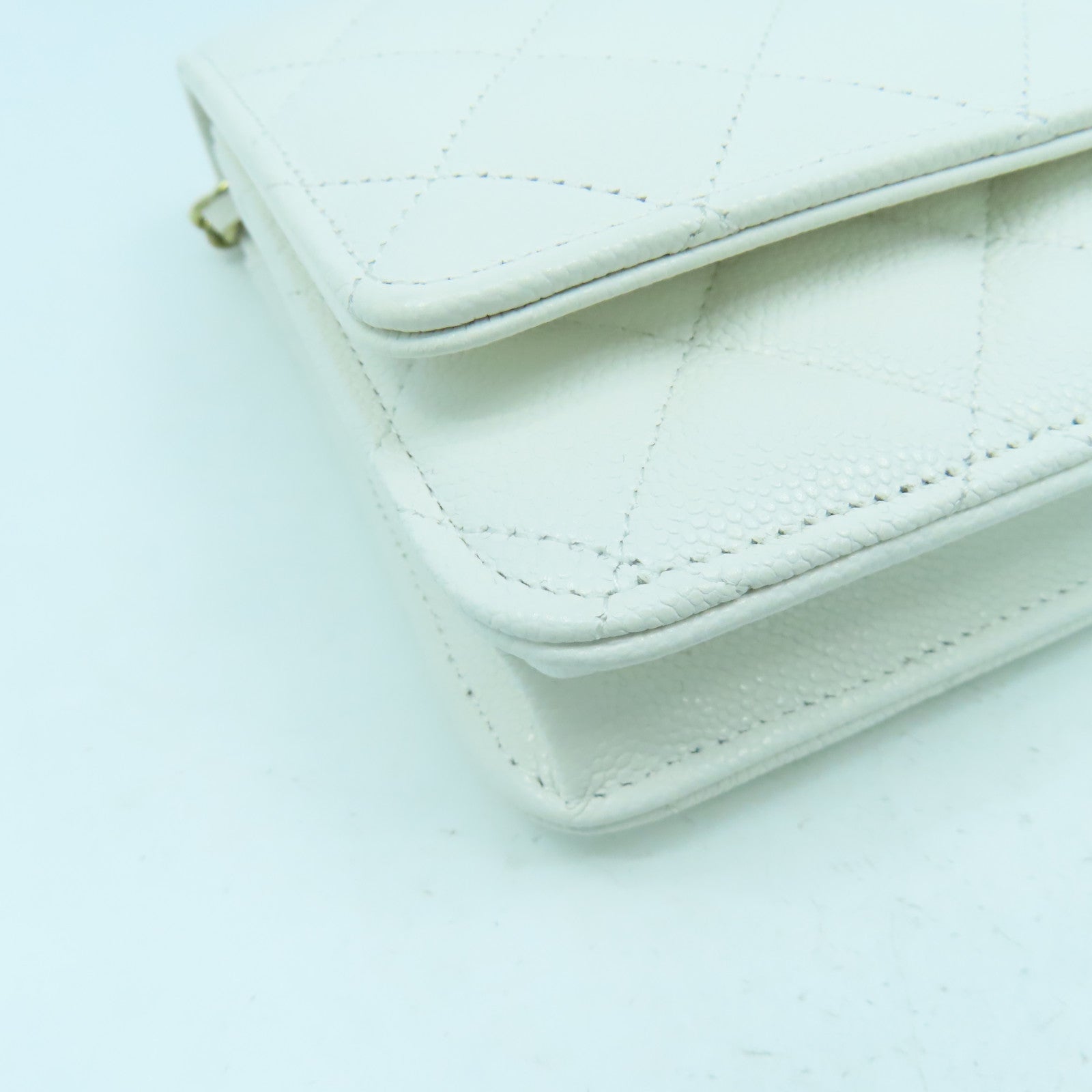 CHANEL 菱格Caviar皮革WOC Wallet On Chain金扣鏈帶肩背袋白色