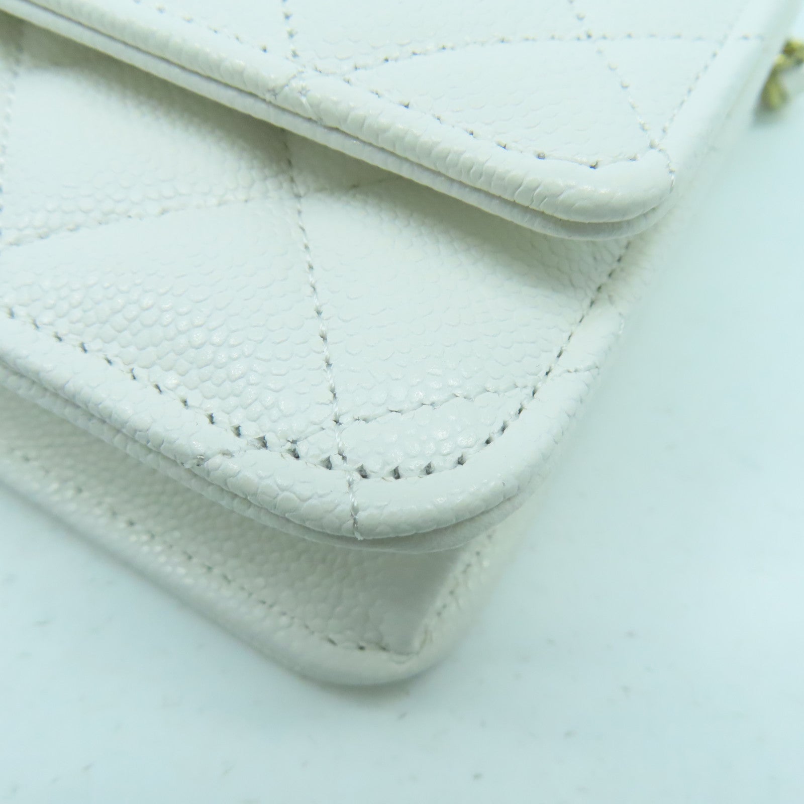 CHANEL 菱格Caviar皮革WOC Wallet On Chain金扣鏈帶肩背袋白色