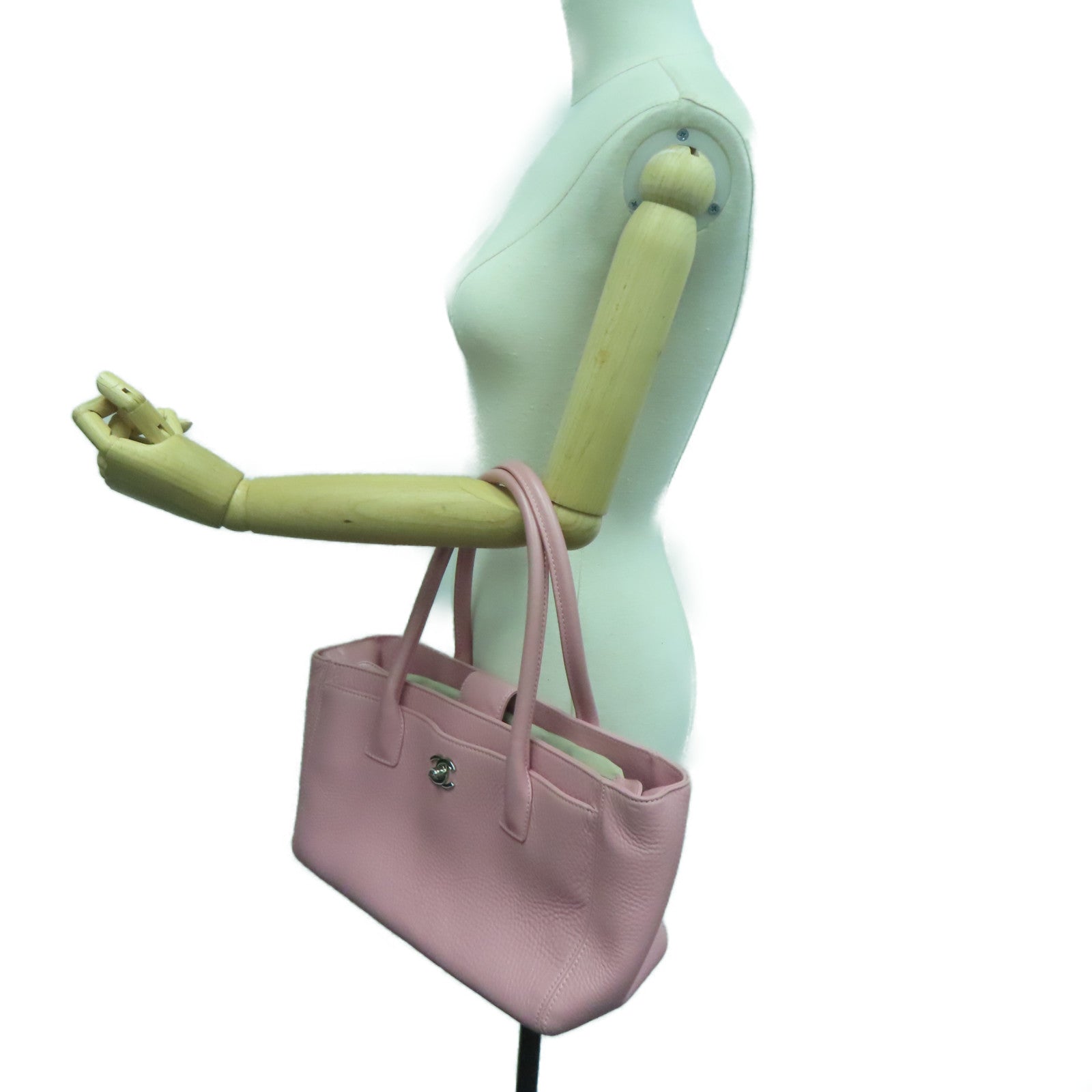 CHANEL 【激減優惠】牛皮皮革Shoulder Bag銀扣肩背袋粉紅色