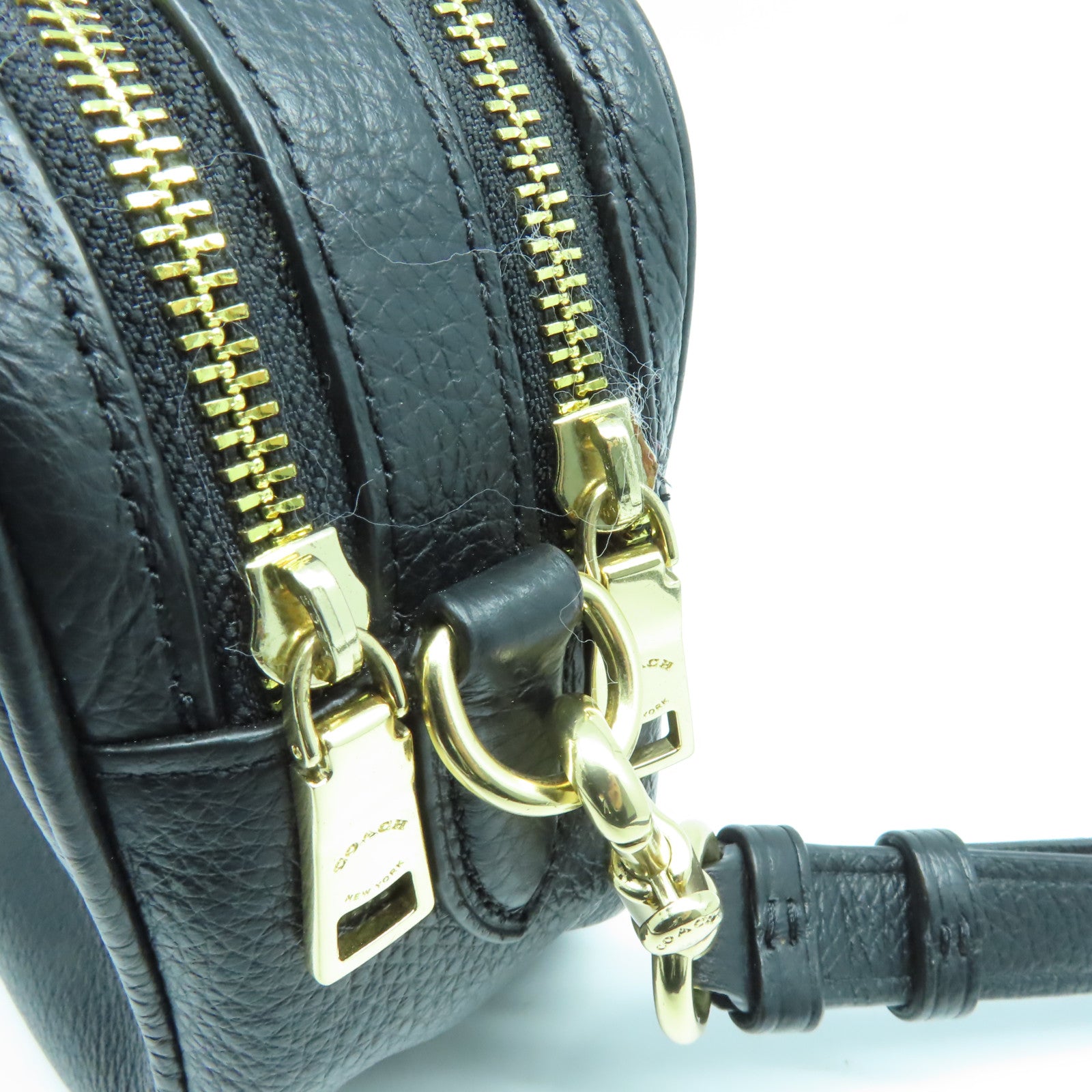 COACH 牛皮皮革Shoulder Bag金扣肩背袋黑色