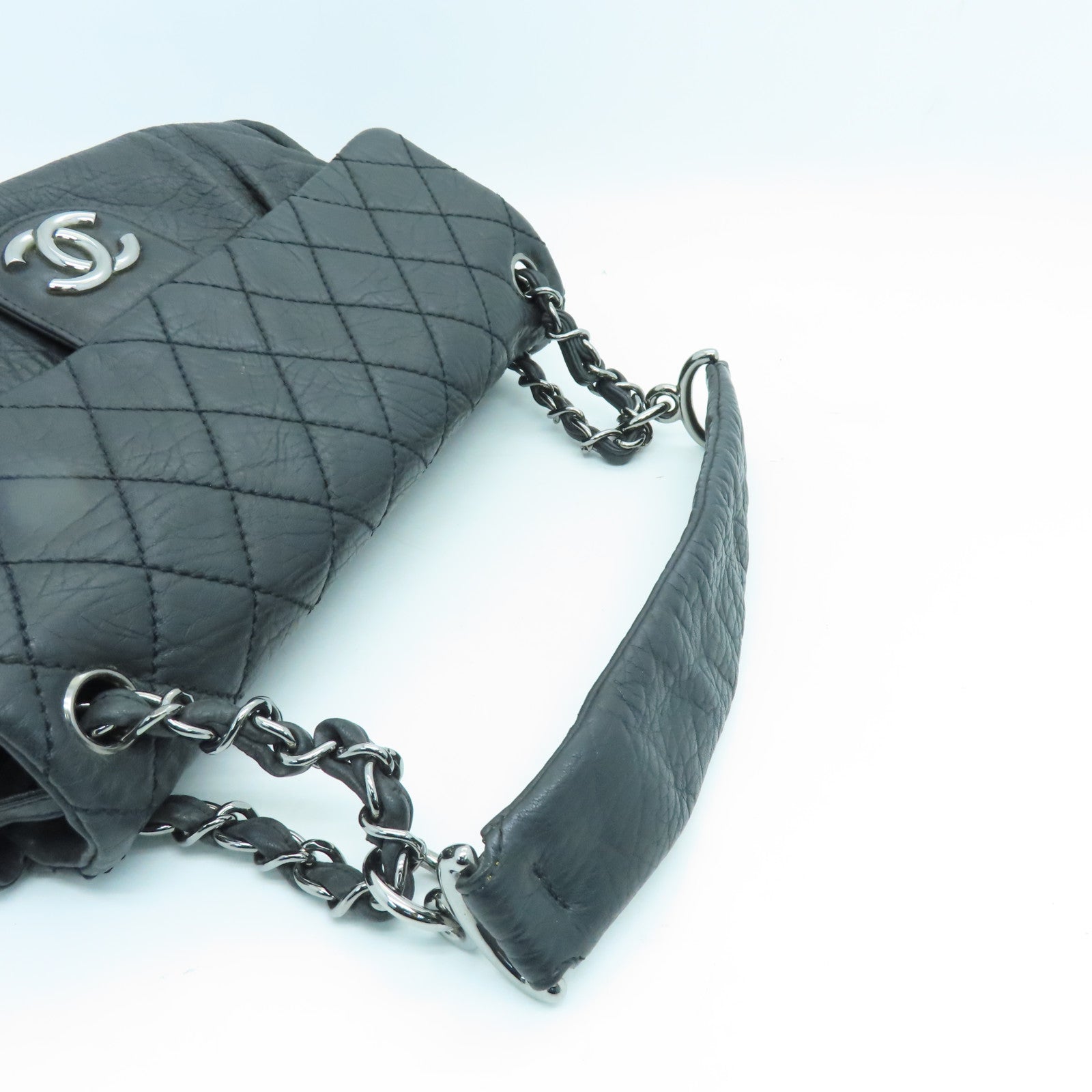 CHANEL 菱格牛皮皮革Shoulder Bag银扣肩背袋黑色