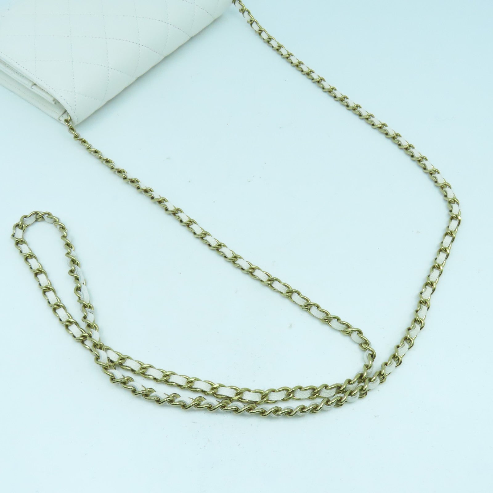 CHANEL 菱格Caviar皮革WOC Wallet On Chain金扣鏈帶肩背袋白色