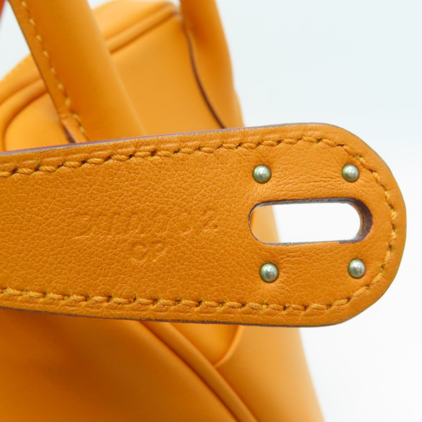 HERMES Swift皮革Lindy 30銀扣肩背袋Abricot橙色