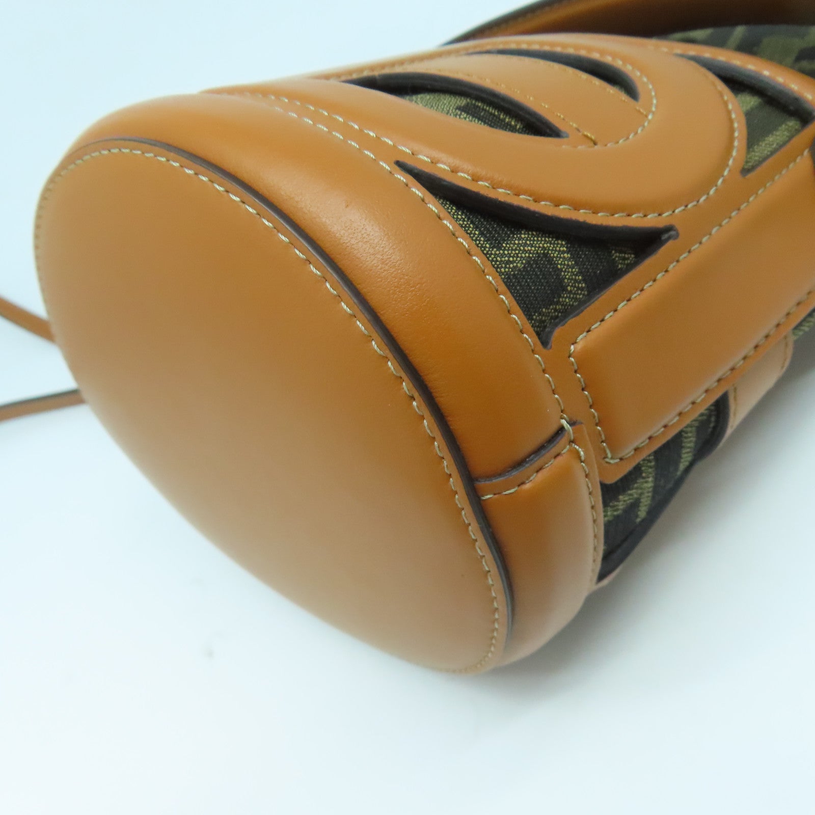 FENDI 帆布Shoulder Bag金扣手挽肩背兩用袋啡色
