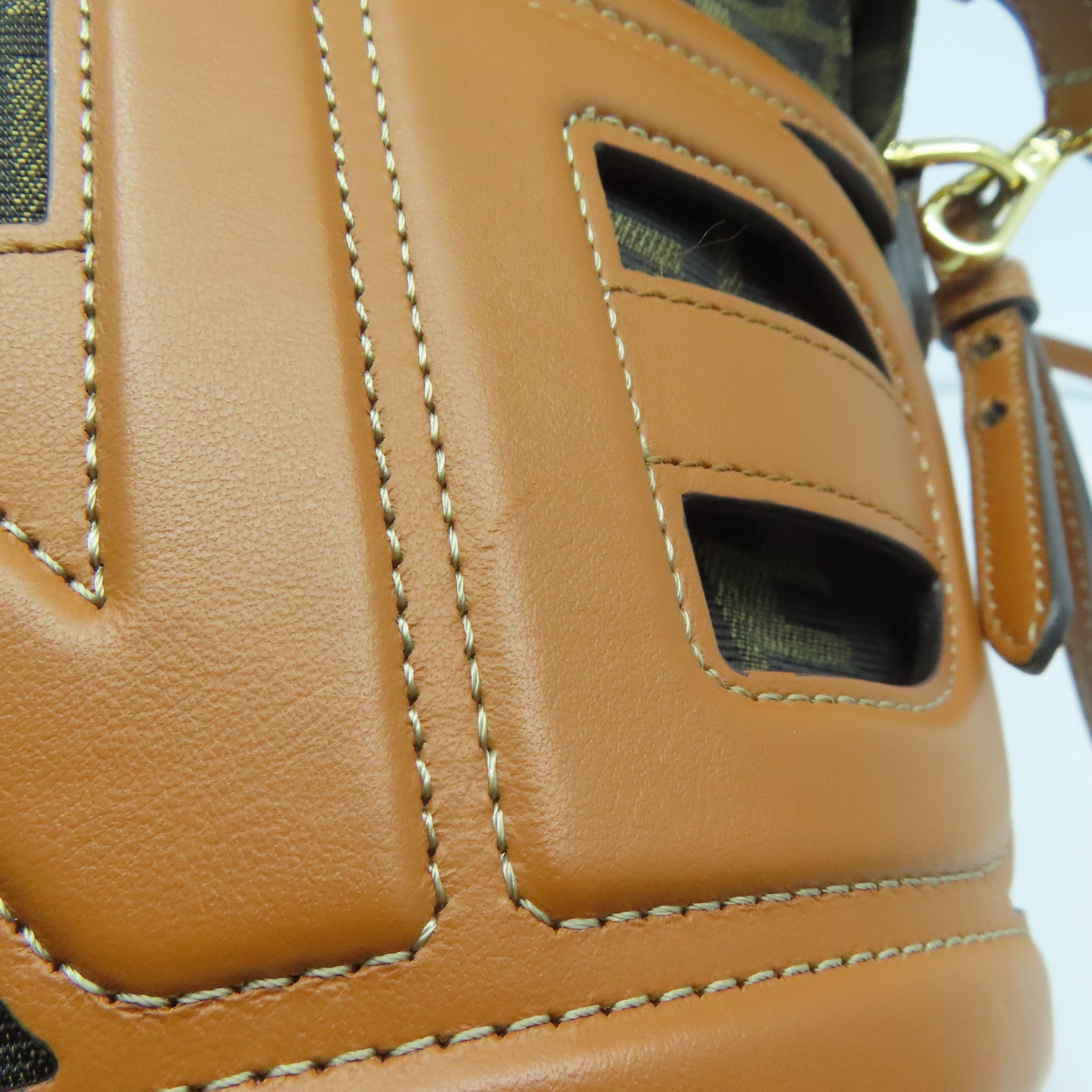 FENDI 帆布Shoulder Bag金扣手挽肩背兩用袋啡色