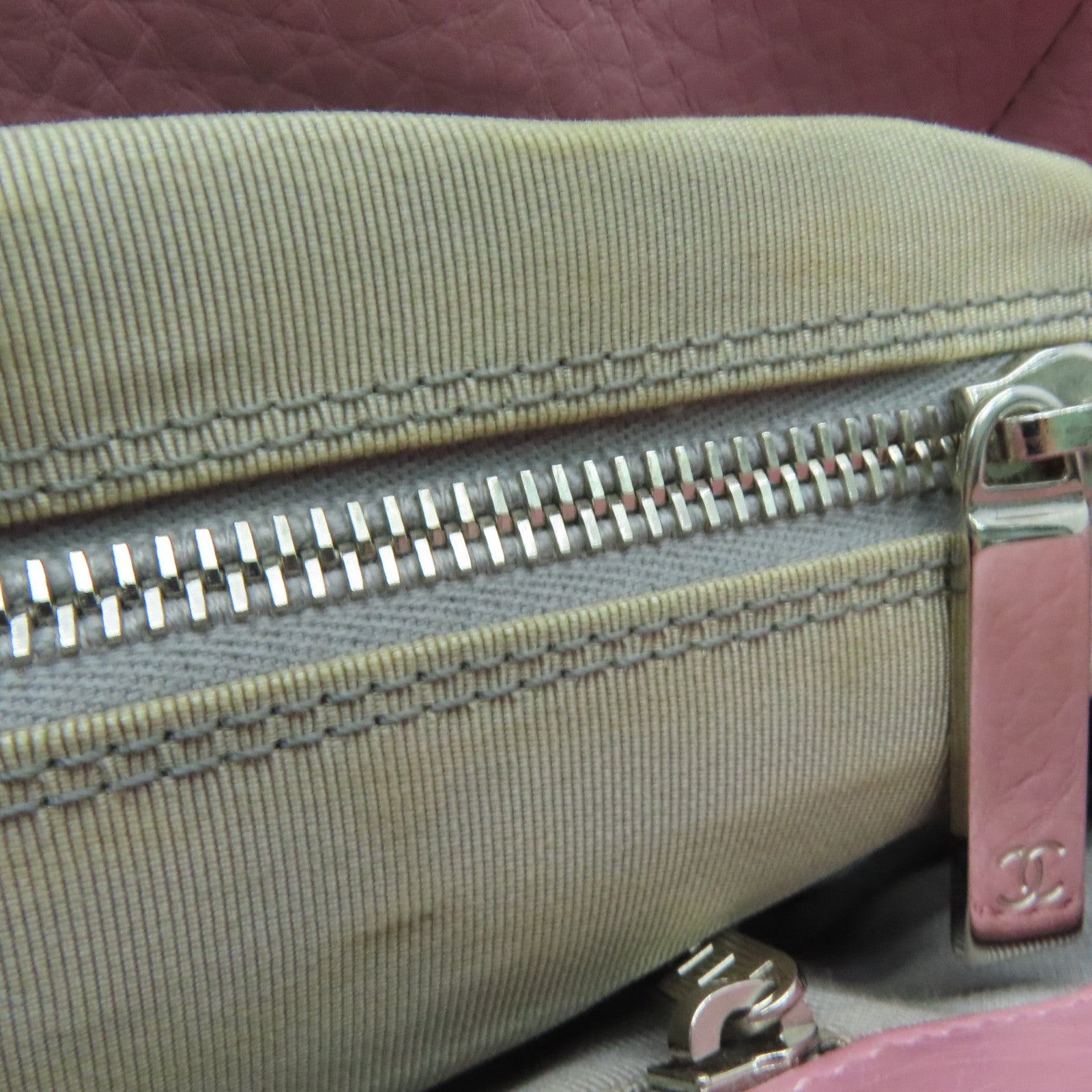 CHANEL 【激減優惠】牛皮皮革Shoulder Bag銀扣肩背袋粉紅色