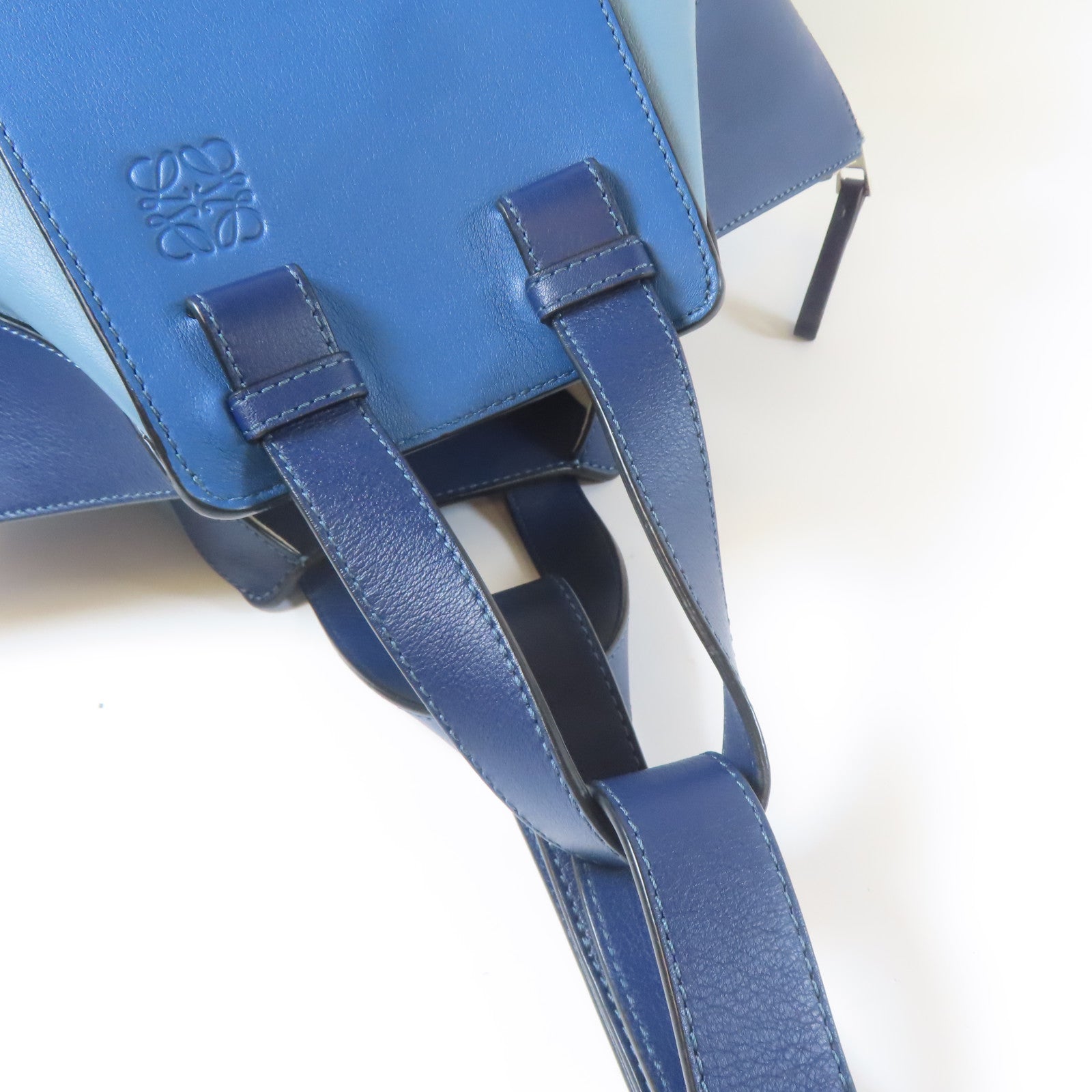 LOEWE 牛皮皮革Hammock銀扣肩背袋藍色